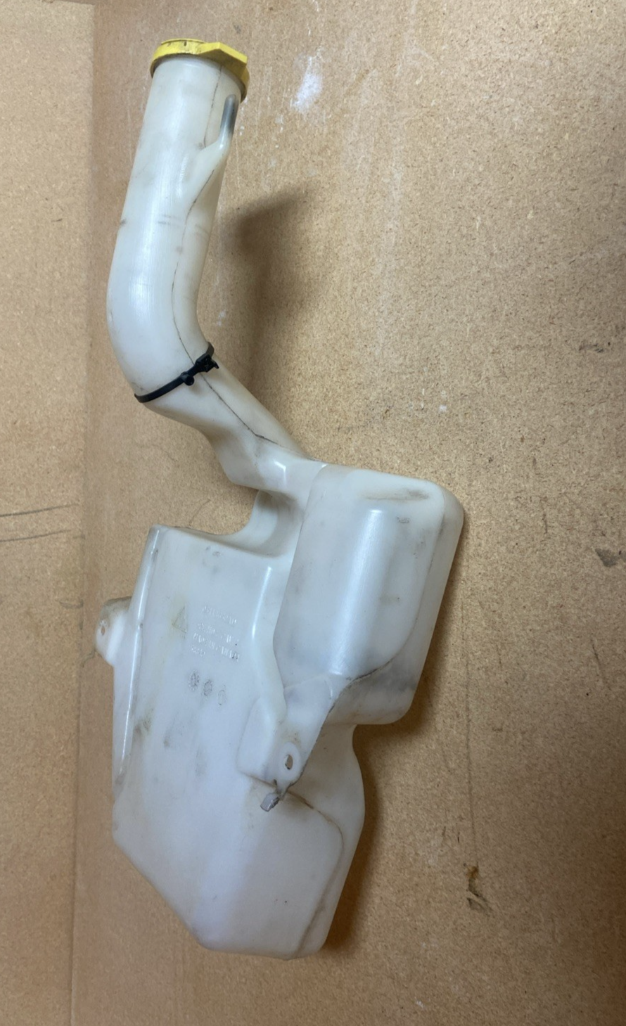 1995-2000 Lexus LS 400 Windshield Washer Fluid Reservoir 05113650AD