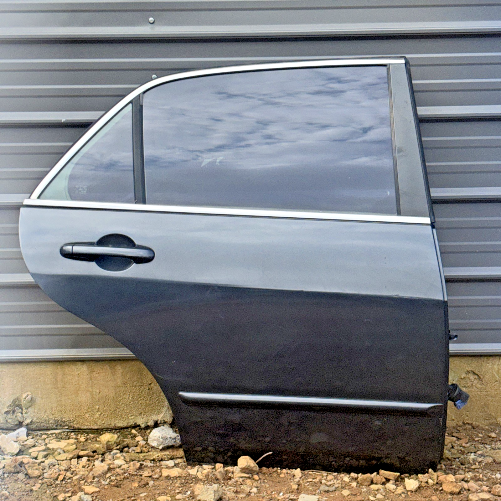 2004 Honda Accord Trasero Derecho PUERTA SIN ACCESORIOS Panel de puerta gris