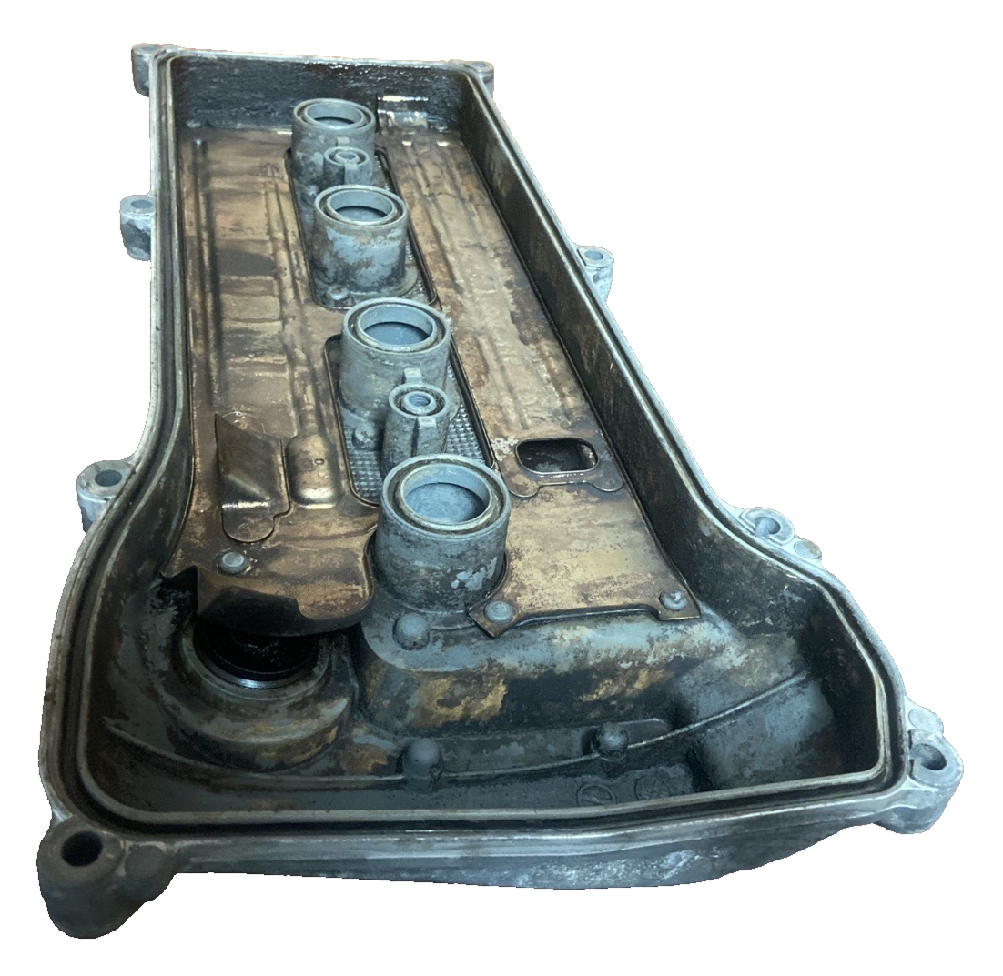 2005 Toyota Highlander 2.4L Engine Valve Cover