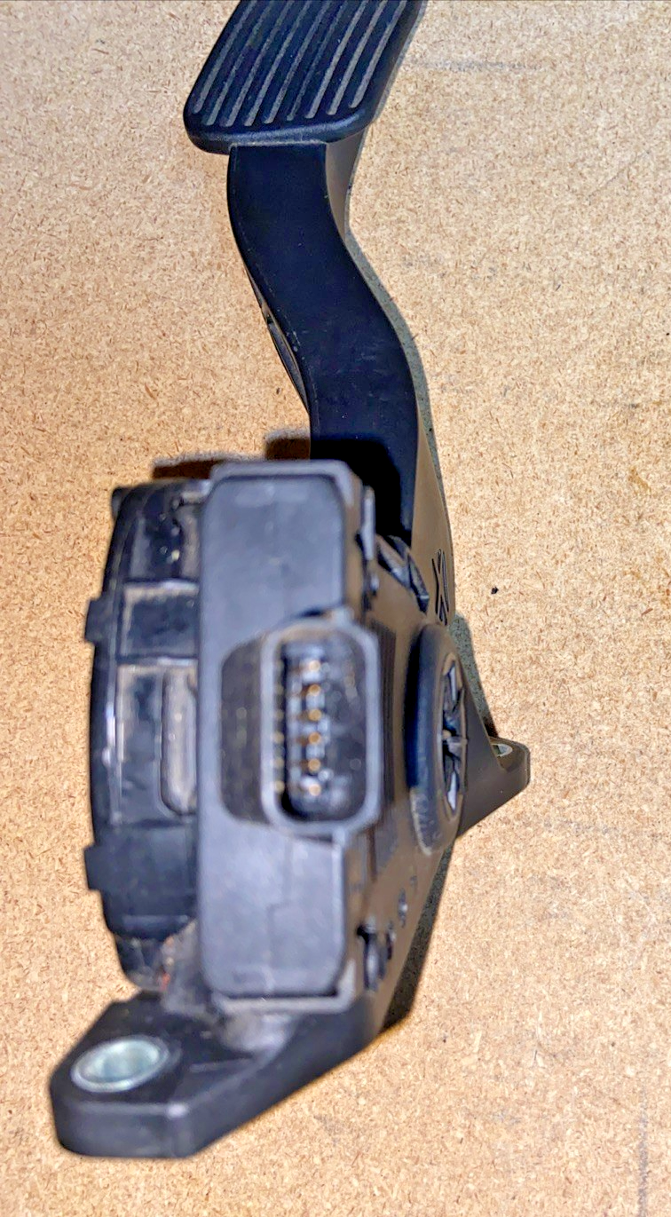 2012-2018 Dodge Caravan Accelerator Gas Pedal 05281418AA OEM
