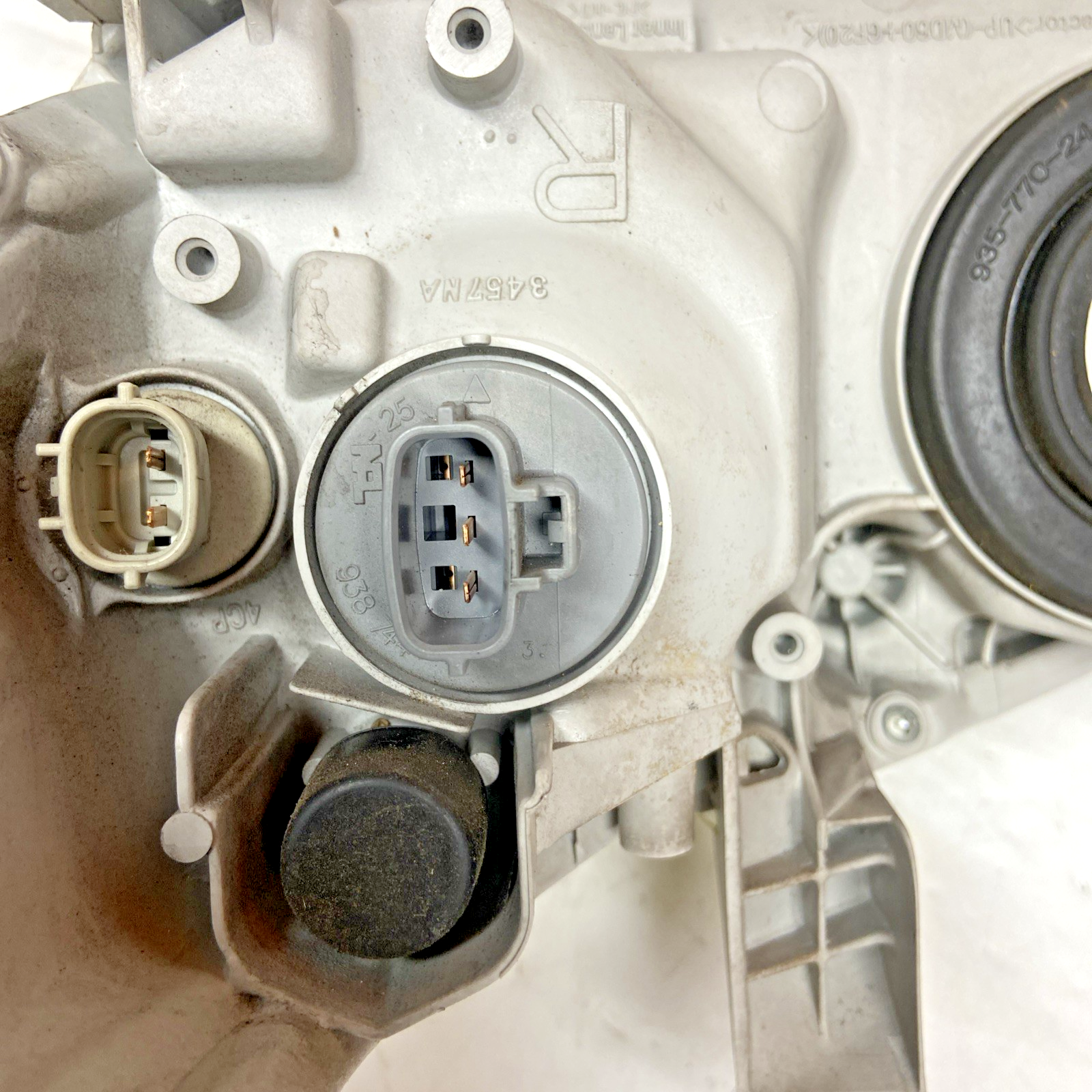 2007-2009 TOYOTA CAMRY Headlamp Assembly Right Passenger Side OEM