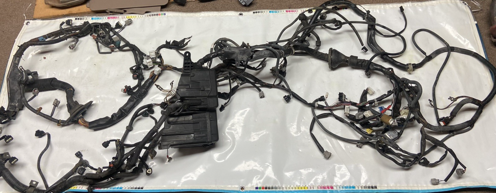 2002-03 Lexus ES 300 Complete Engine Wiring Harness and Fuse Box Wiring Harness