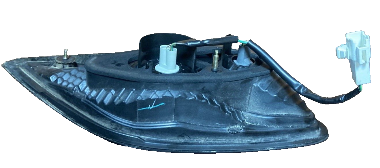 2002 - 2004 LEXUS ES330 ES300 DRIVER INNER TRUNK LID MOUNTED TAIL LIGHT LEFT