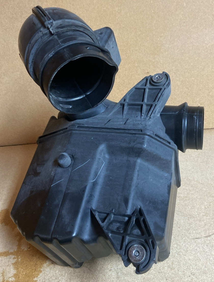2006 Acura TSX Engine Air Intake Resonator Chamber