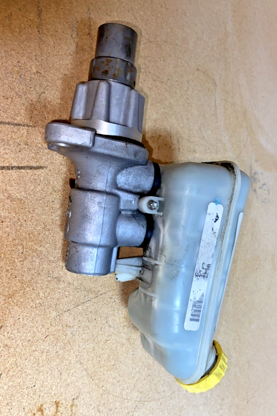 12-20 Dodge Grand Caravan Brake Master Cylinder Assembly OEM