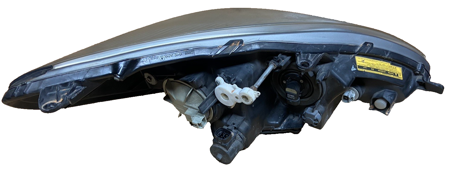 2002-2004 Lexus ES300 Front Left Driver Side Halogen Headlight