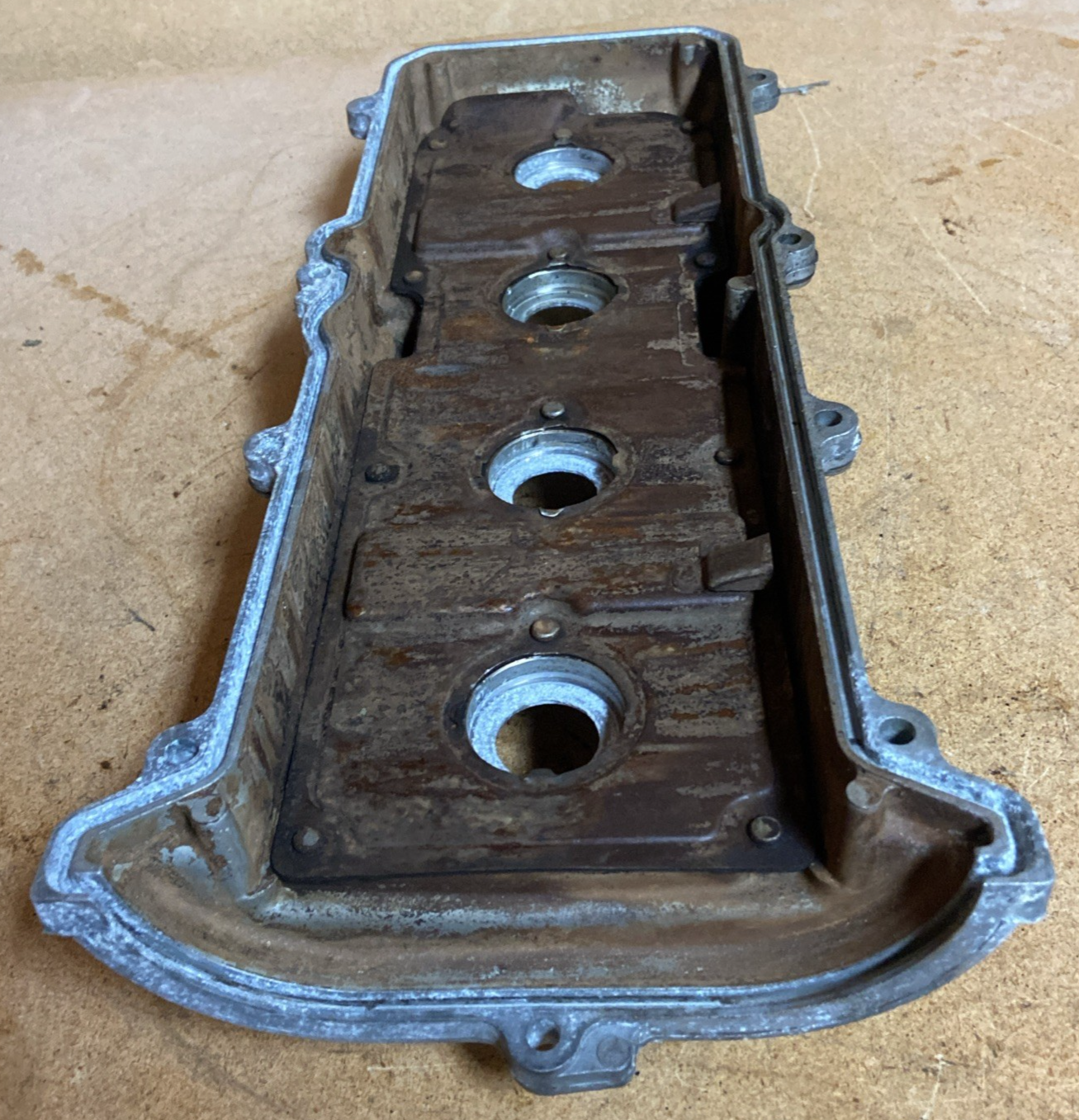 2000-2004Toyota Tundra Right Side Valve Cover( 2001-2007 Seqouia)