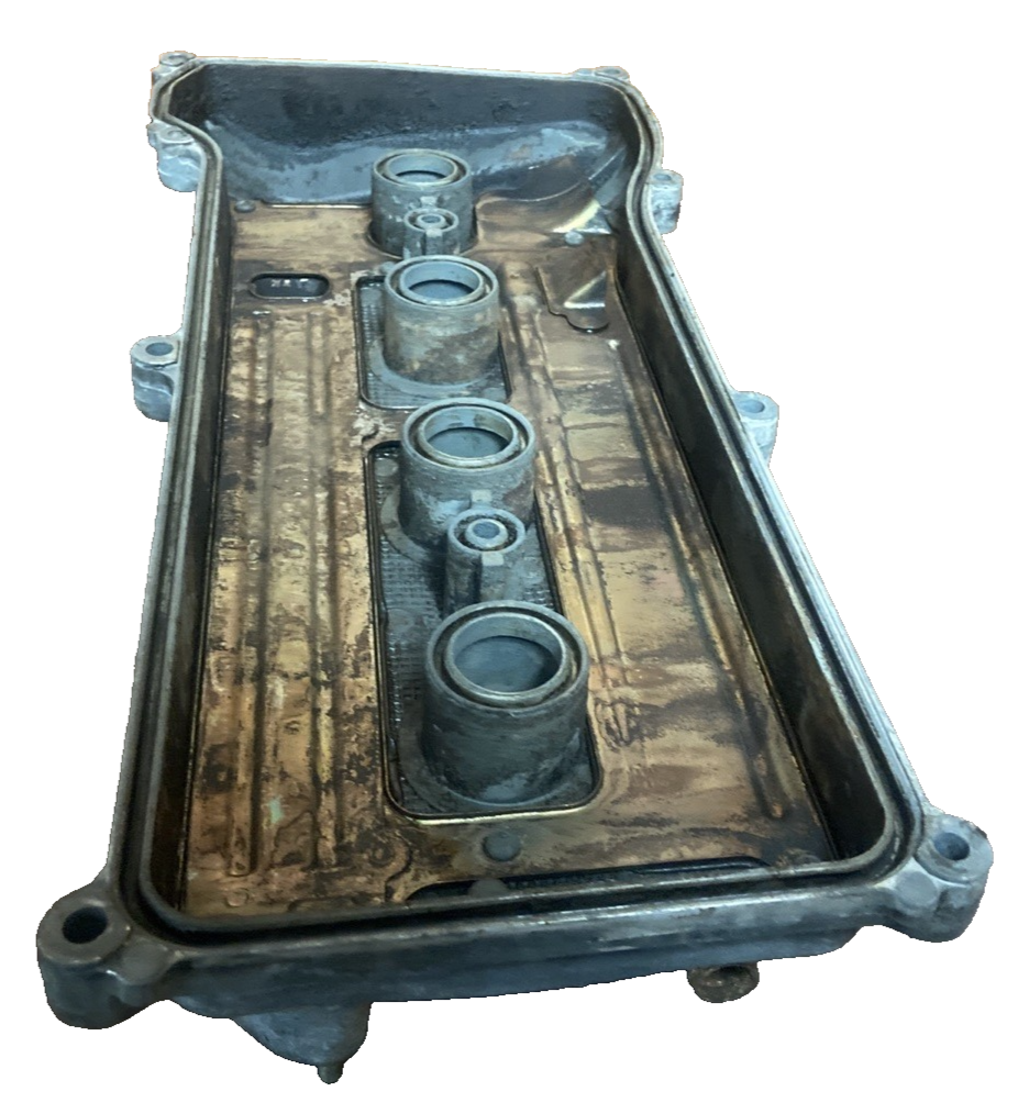 2005 Toyota Highlander 2.4L Engine Valve Cover