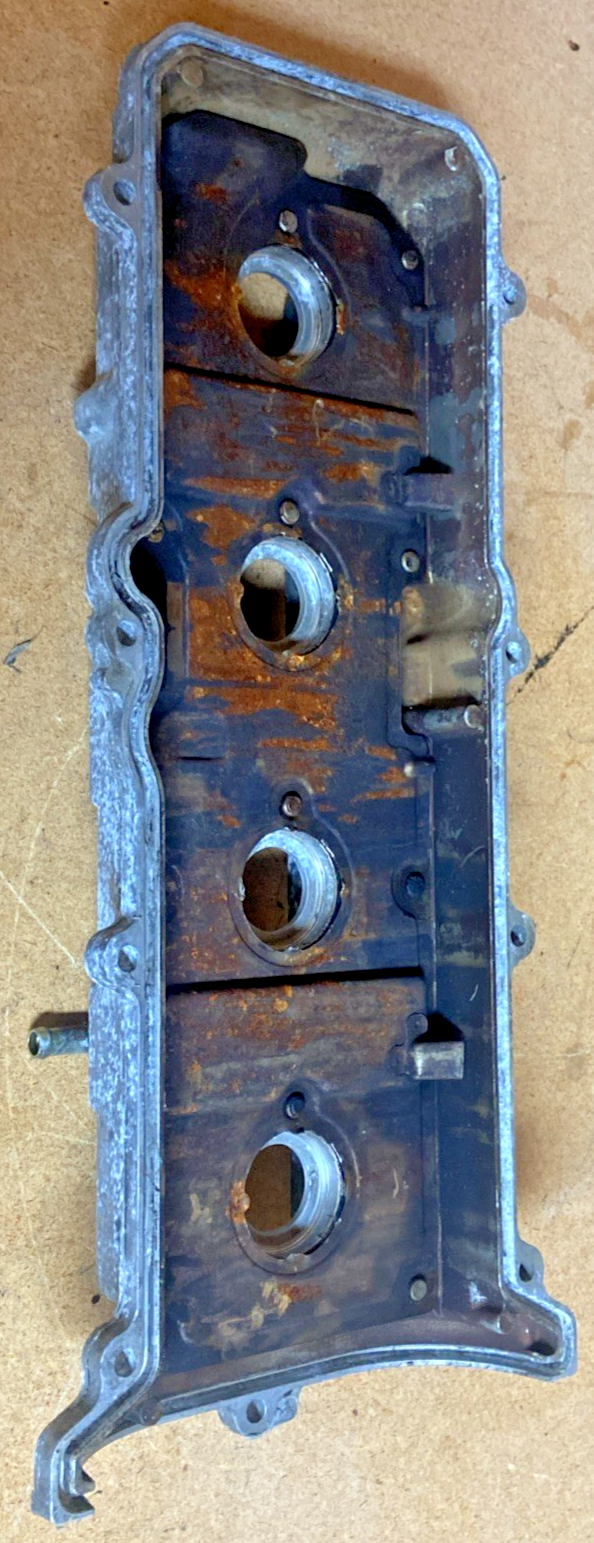 1998-2000 Lexus LS 400 right Engine Valve Cover OEM