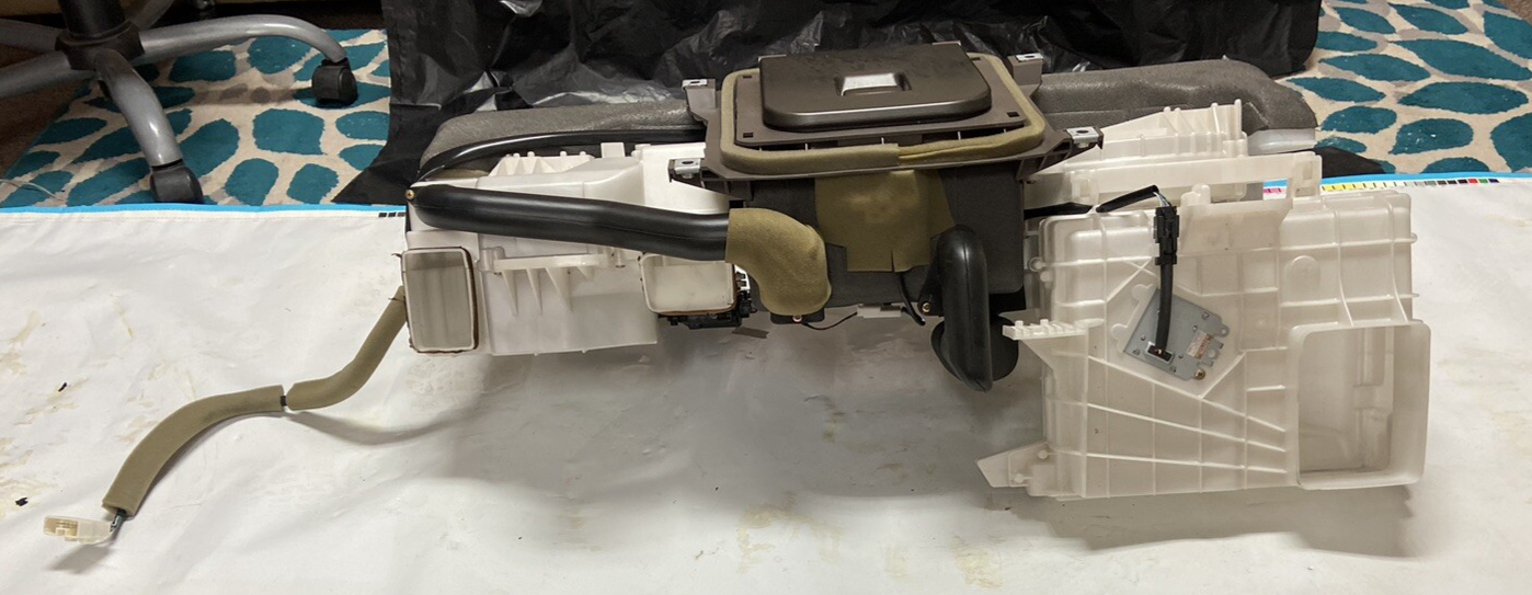 01-02 Lexus XF30 LS430 Rear A/C Evaporator & Fridge Cooler 87030-50020