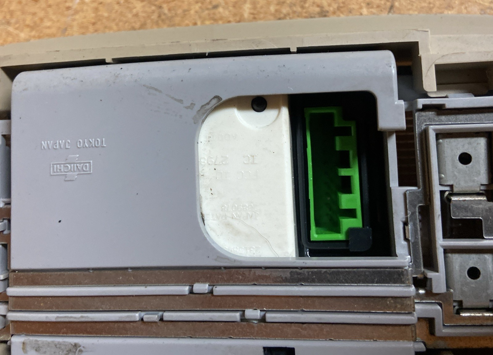 2006 Acura TSX OEM Overhead Console With Map lights, Sunglass Holder And Sunroof