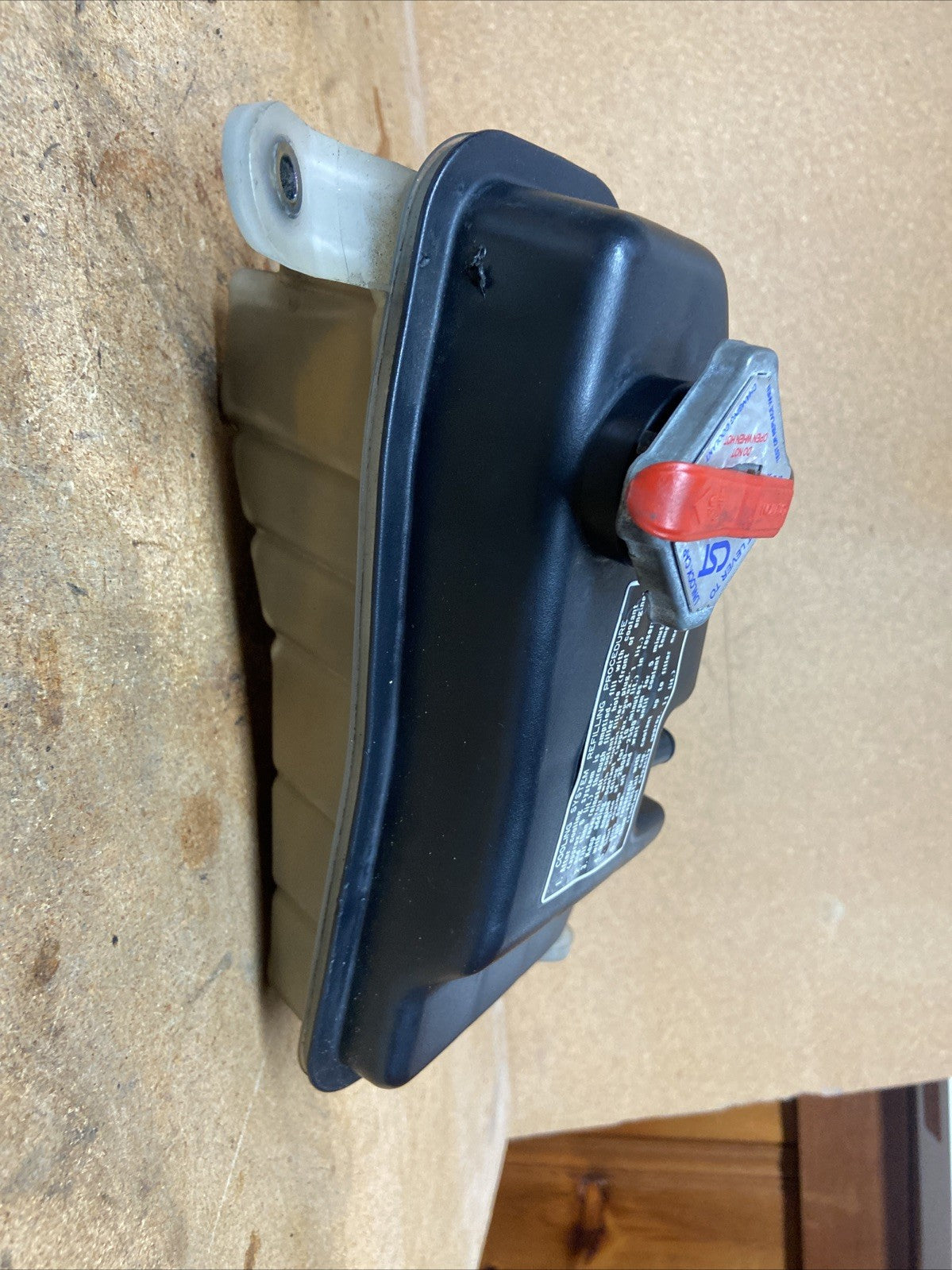 1995-2000 Lexus LS 400 4.0 L Coolant Overflow Reservoir OEM