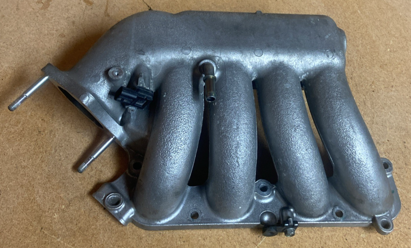 2006 Acura TSX Upper Intake Manifold 2.4 L 4 Cylinder