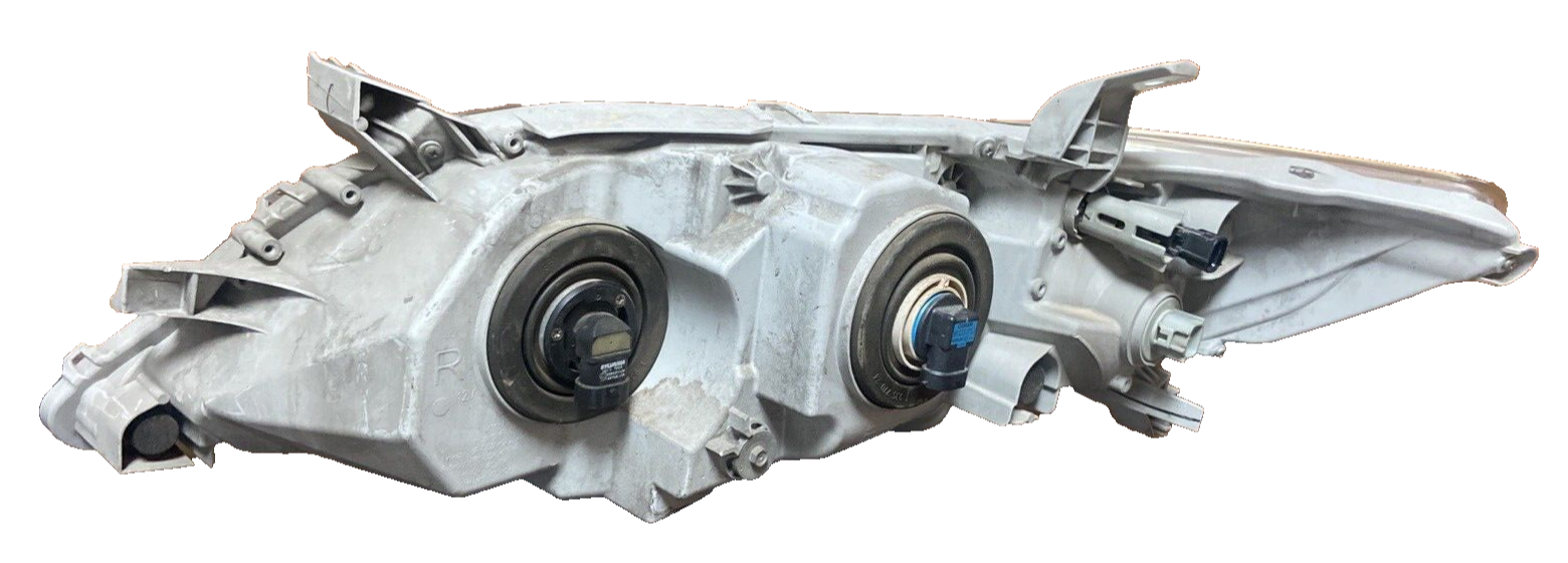 2011 Toyota Camry (right) Passenger Headlight T 935 770 24