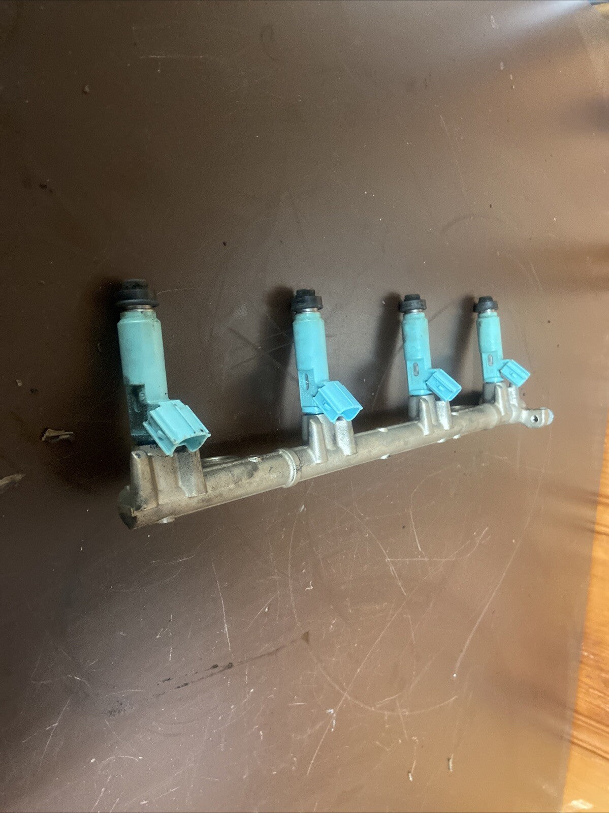 2005 Toyota Highlander Fuel Rail With Fuel Injectors