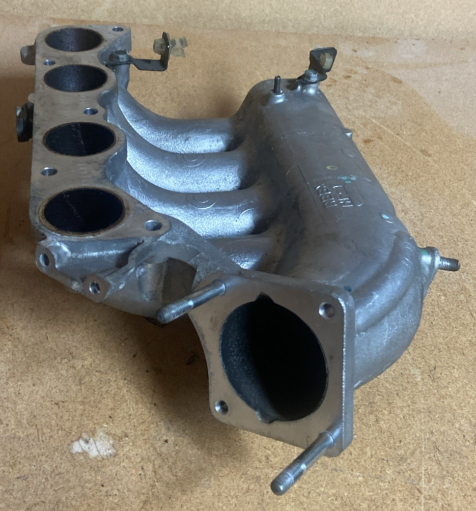 2006 Acura TSX Upper Intake Manifold 2.4 L 4 Cylinder