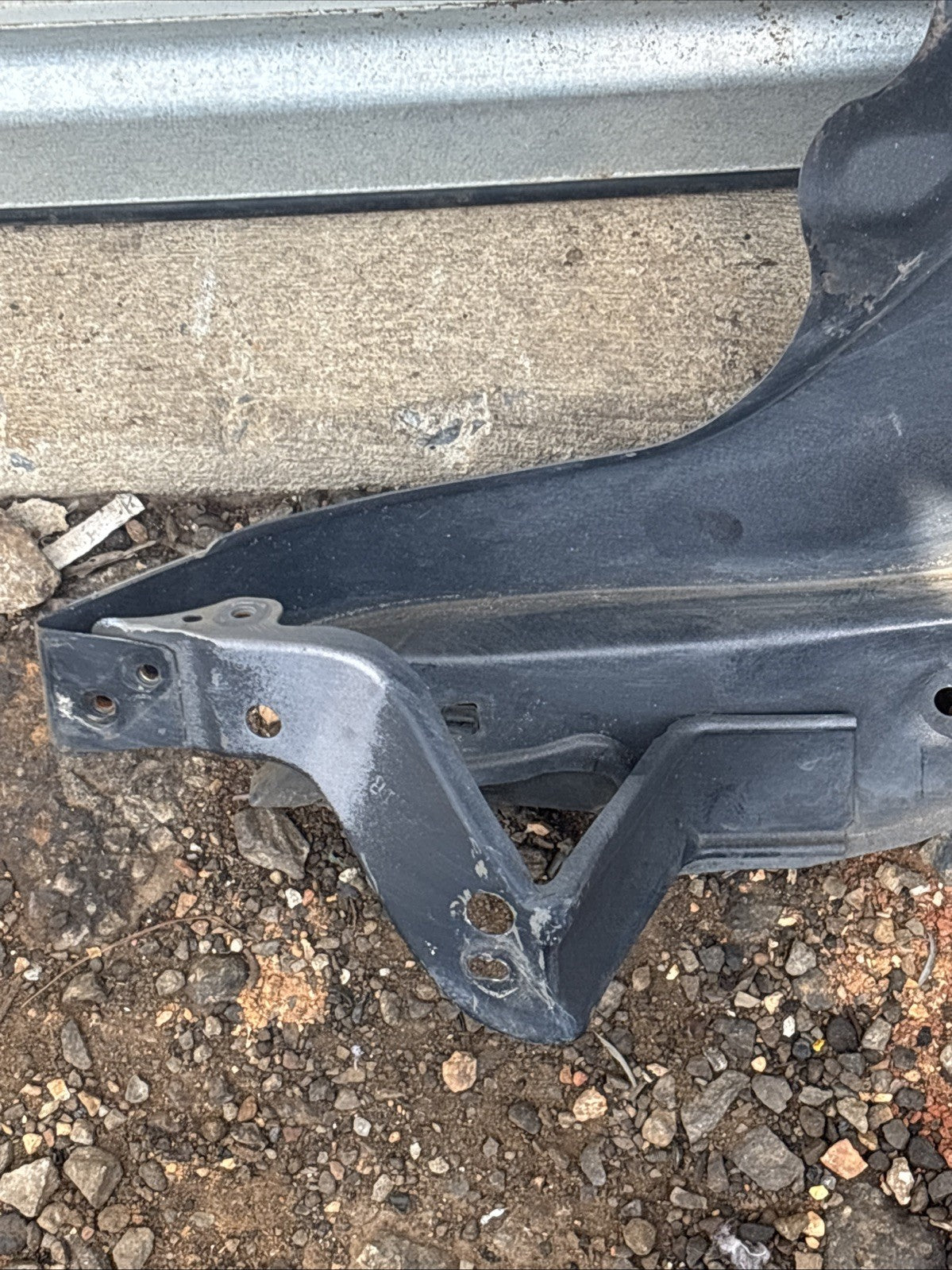 2001-2007 Toyota Sequoia Front Right Fender