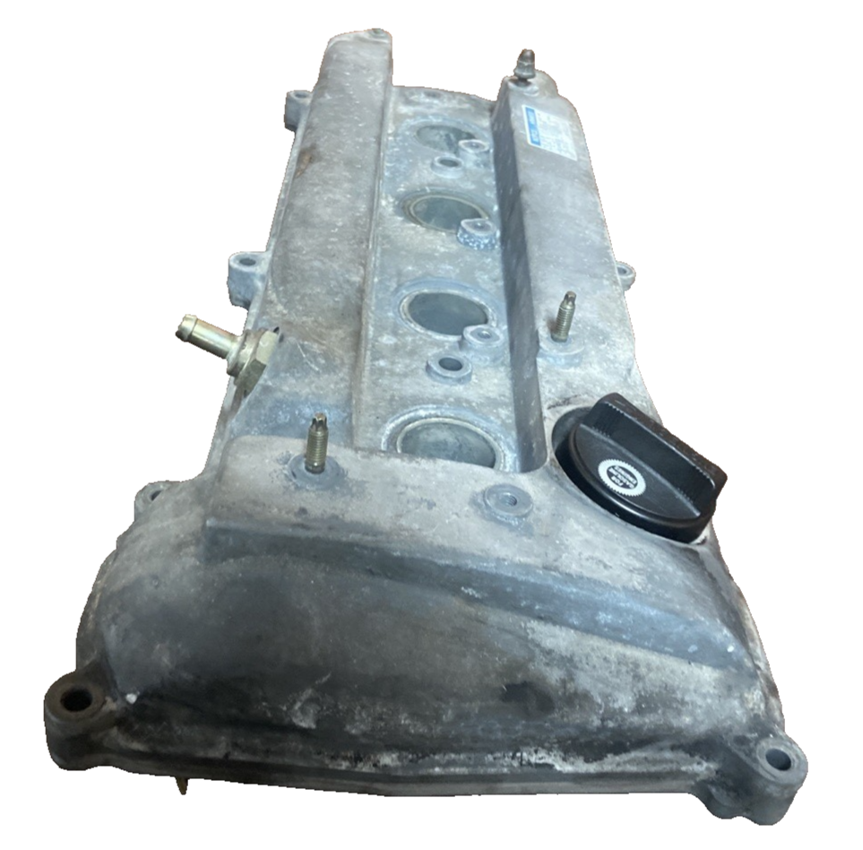 2005 Toyota Highlander 2.4L Engine Valve Cover