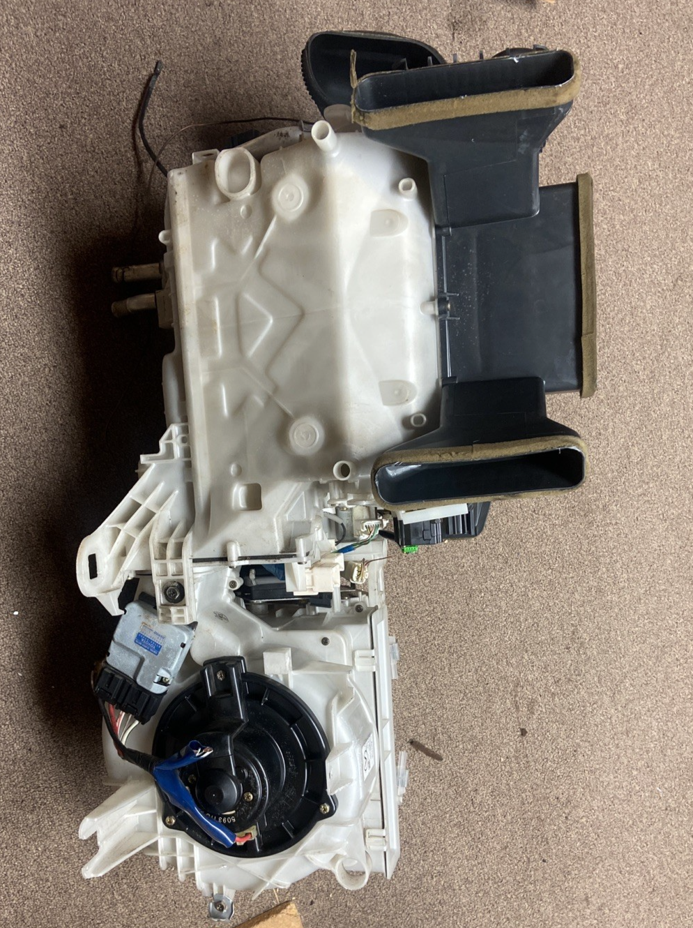 1997-2000 Lexus LS 400 A/C Air Conditioning Heater Box 8701050050 OEM