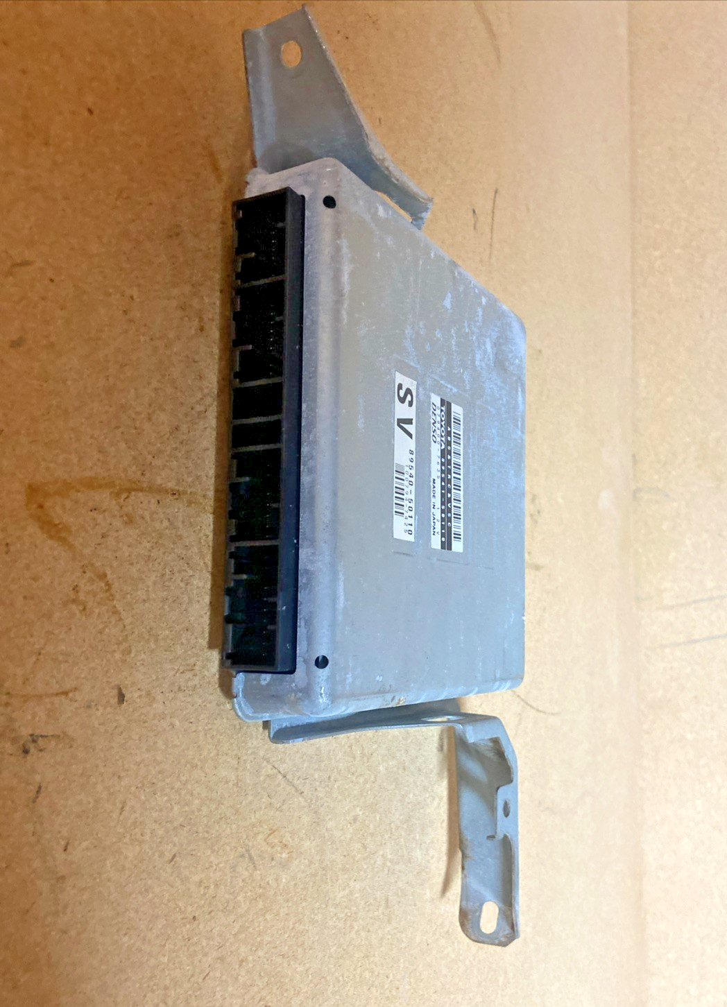 Módulo de control de deslizamiento/tracción Lexus LS 400 1998-1999 89541-50110