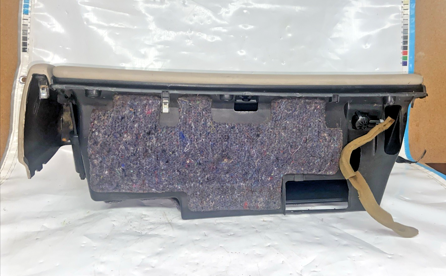 1995-2000 LEXUS LS400 Guantera inferior del salpicadero Compartimento de almacenamiento 55433-50010