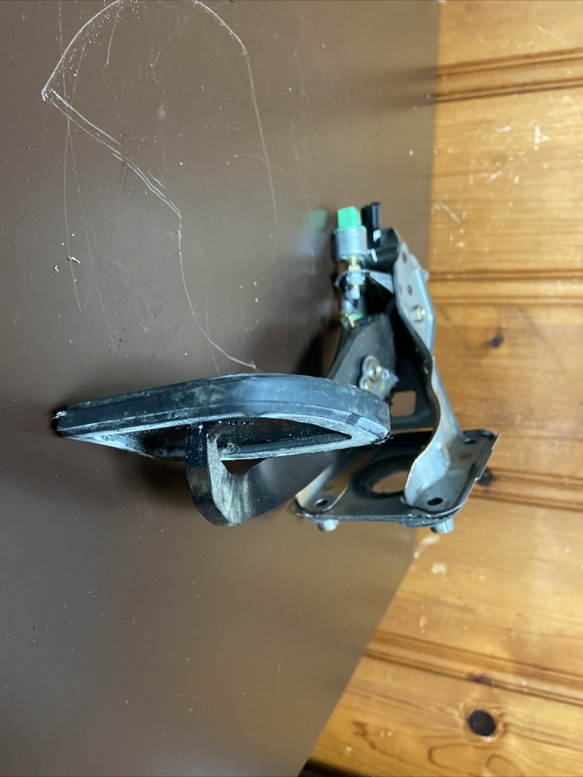 Lexus LS430 Brake Pedal Assembly 2001 2002 2003 2004 2005 2006 OEM (2001 LS430)