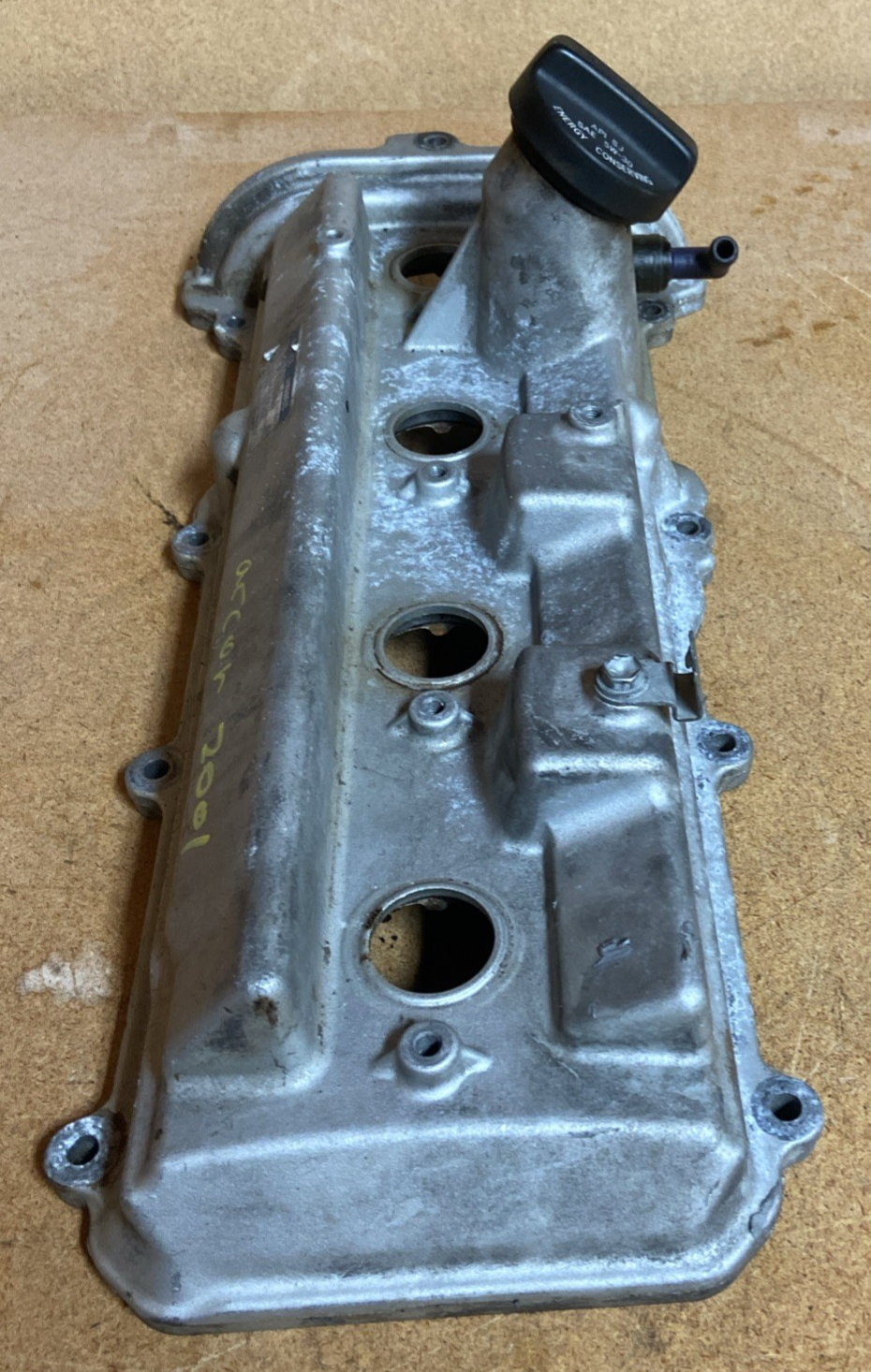 2000-2004 Toyota Tundra Engine Valve Cover