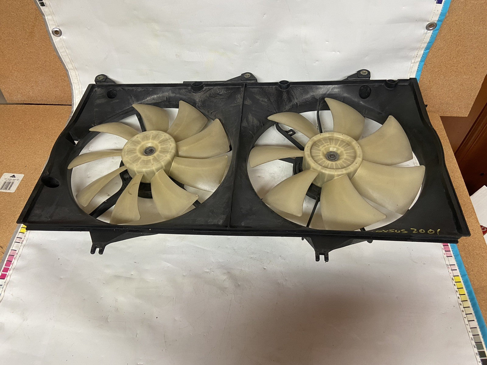 2002-2003 Lexus ES 300 Dual Radiator and Condenser Fan Assembly