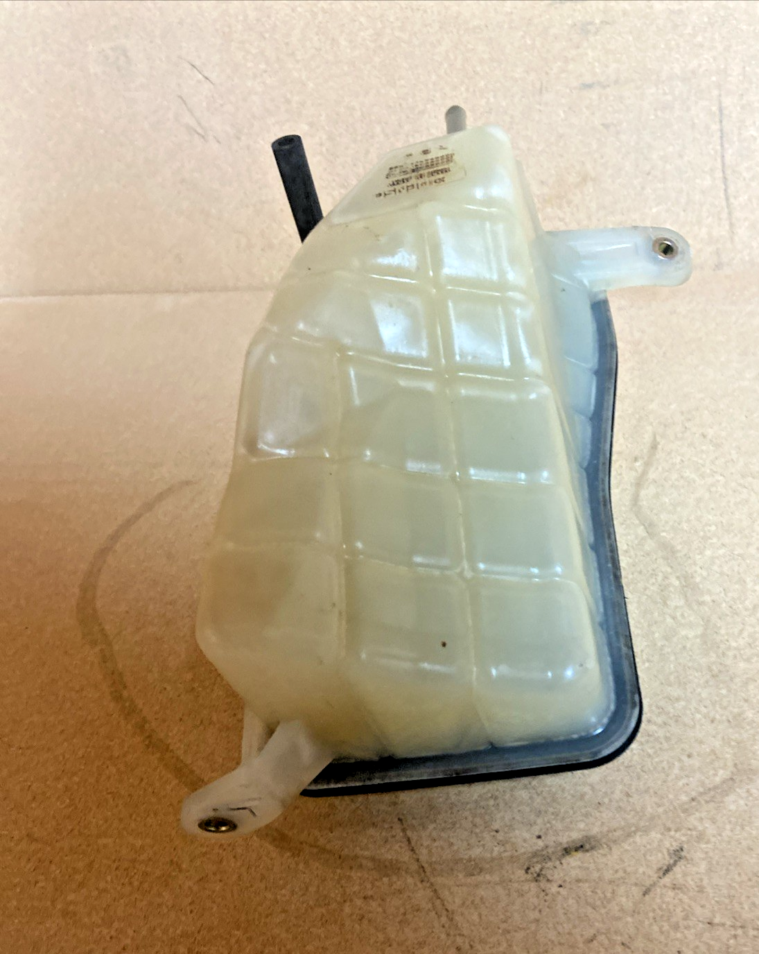 1995-2000 LEXUS LS 400 OEM ENGINE COOLANT EXPANSION OVERFLOW RESERVOIR TANK
