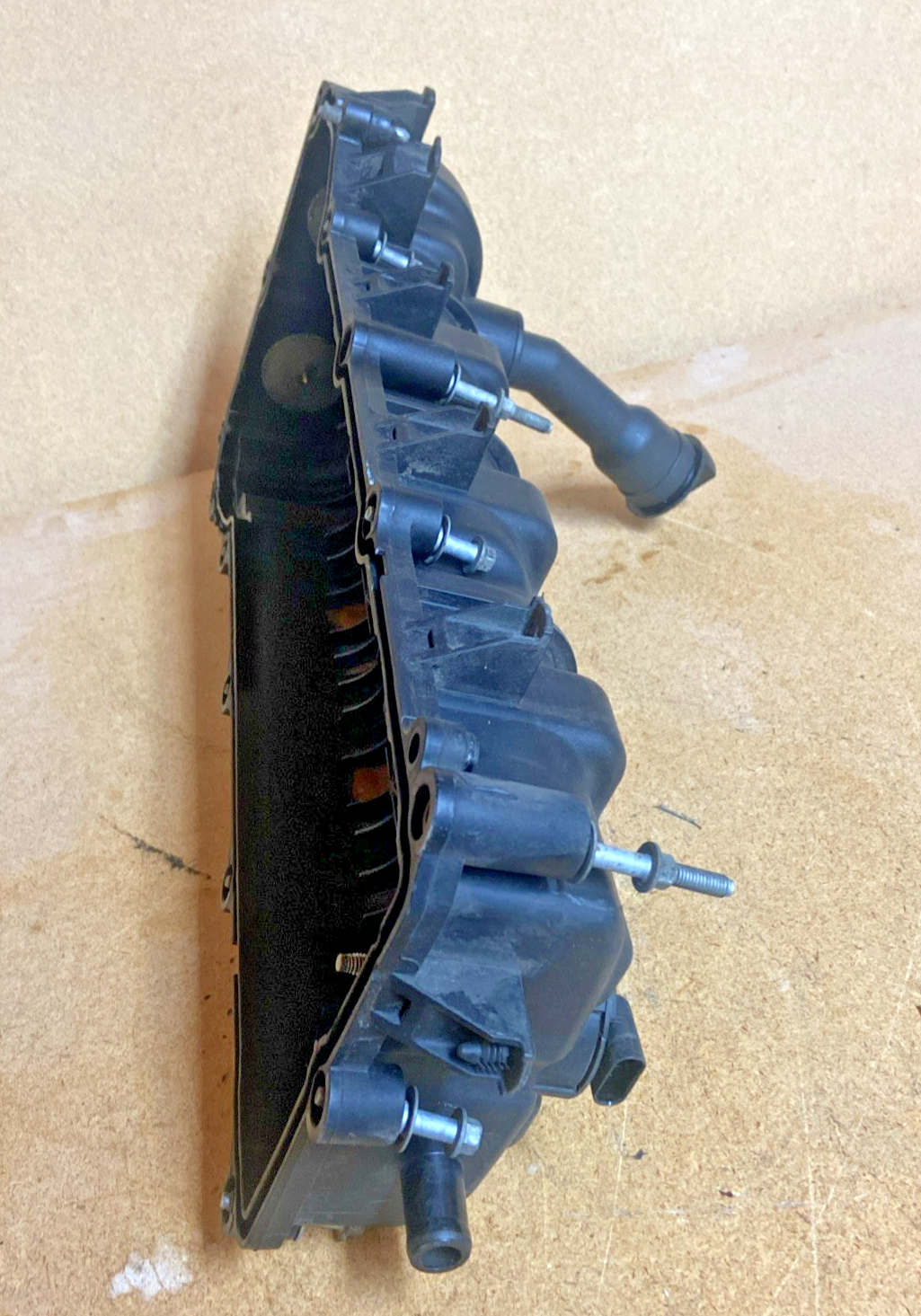 2011-2016 Dodge Grand Caravan Engine Valve Cover Driver LH side