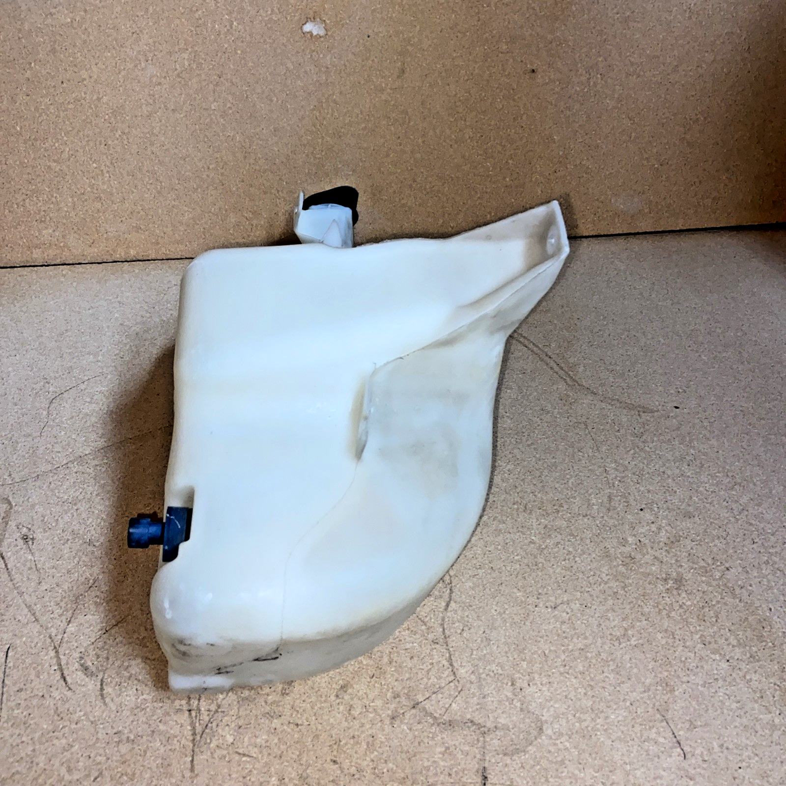 2006-2016 Chevrolet Impala Depósito de líquido lavaparabrisas OEM 25849192