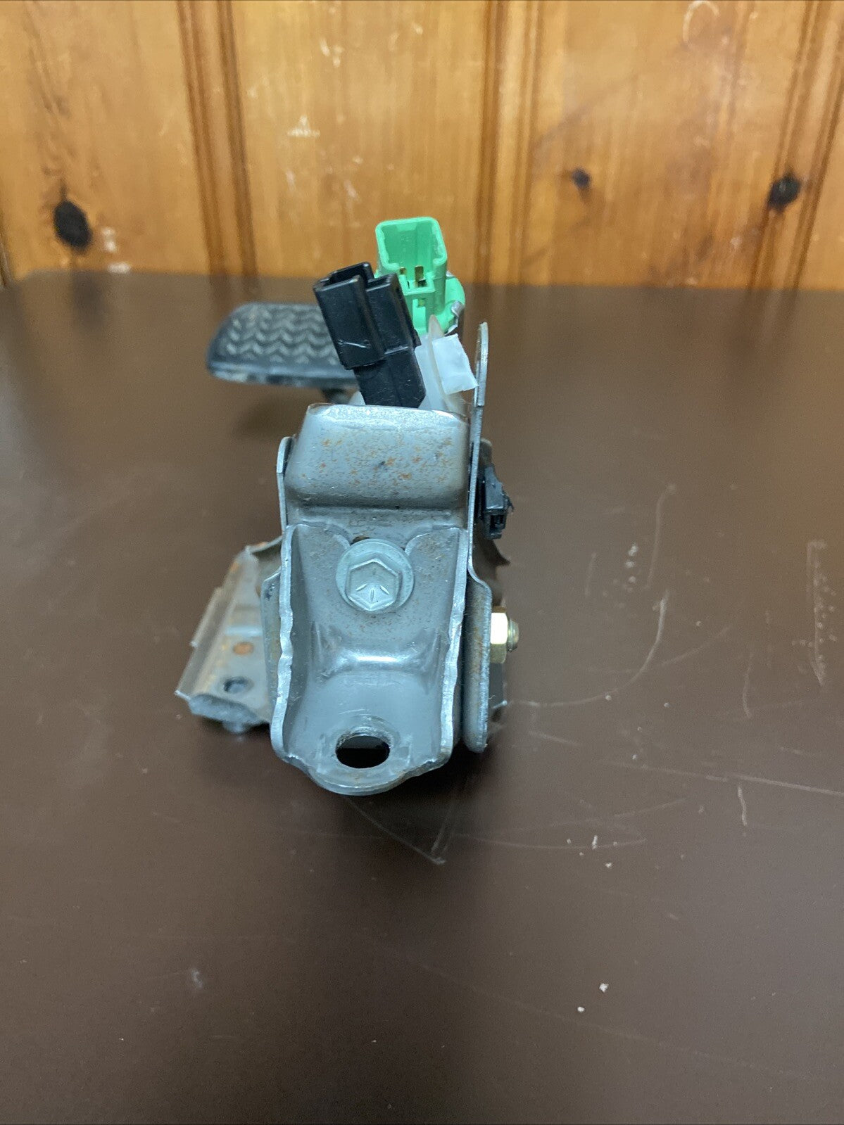 Lexus LS430 Brake Pedal Assembly 2001 2002 2003 2004 2005 2006 OEM (2001 LS430)