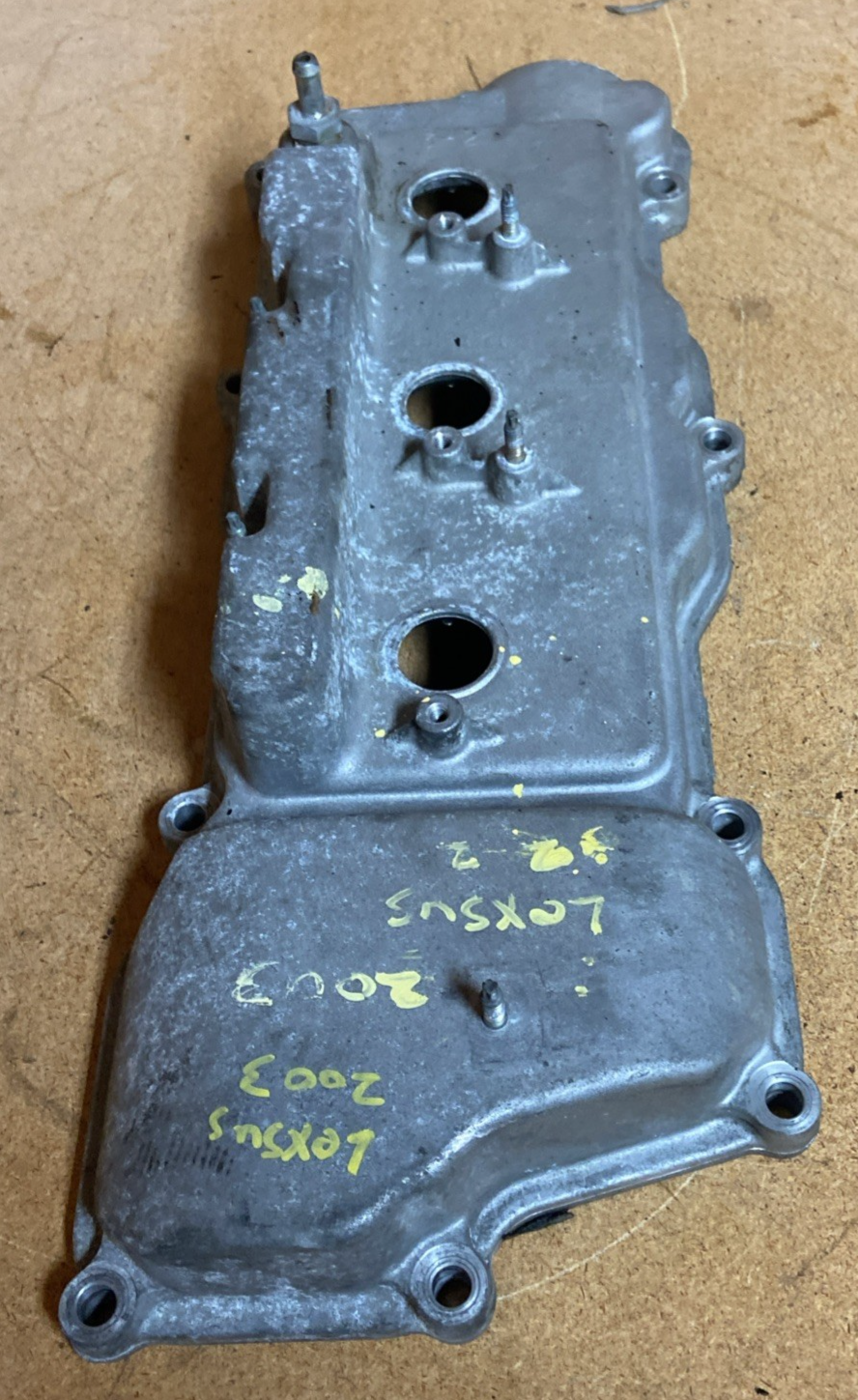 1997-2003 Lexus Es 300 Rear Engine Valve Cover