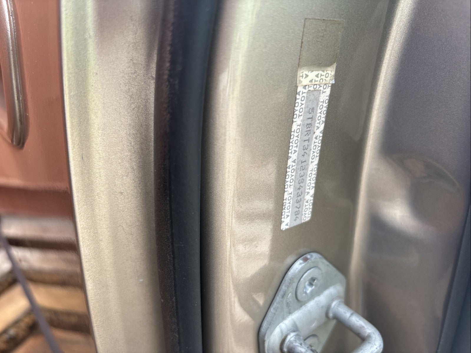 2000-2006 Toyota Tundra Moldura Lateral Trasera Izquierda de la Puerta de Cabina Extendida
