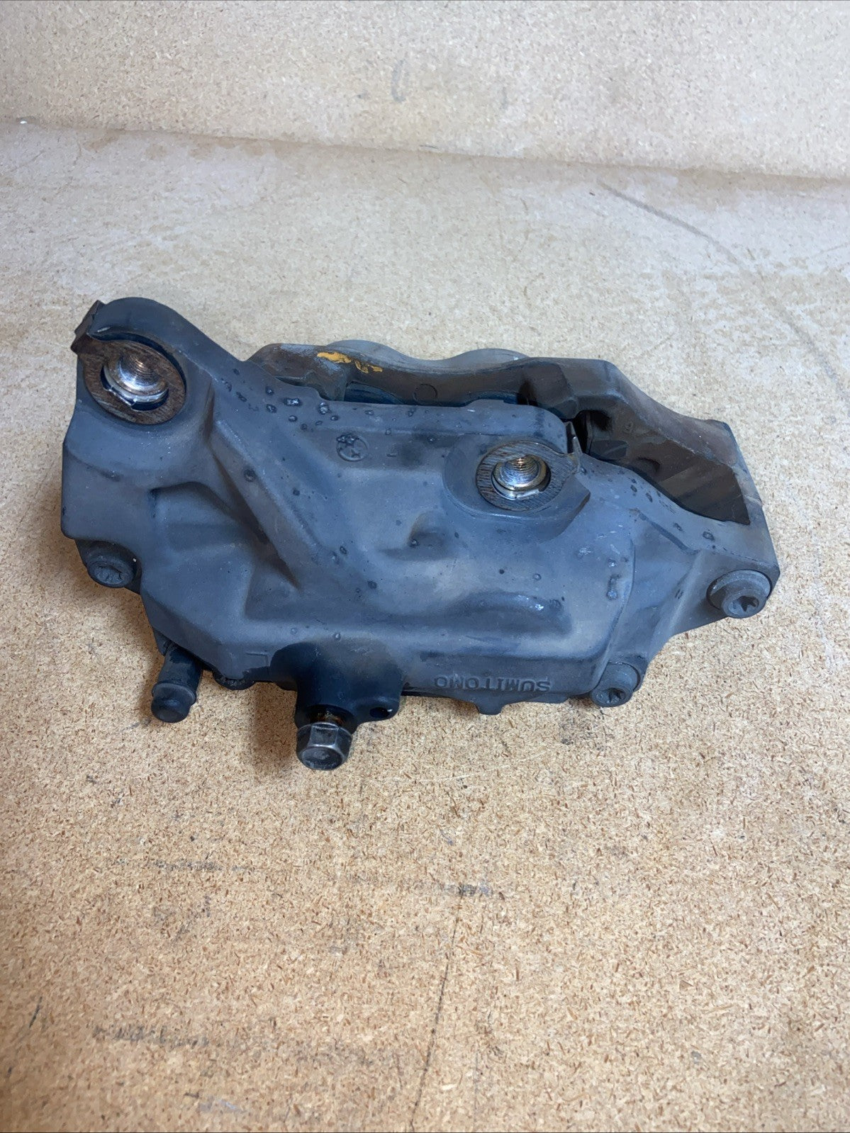 1995-2000 LEXUS LS400 Front Left Driver Side Brake Caliper OEM 47750-50102