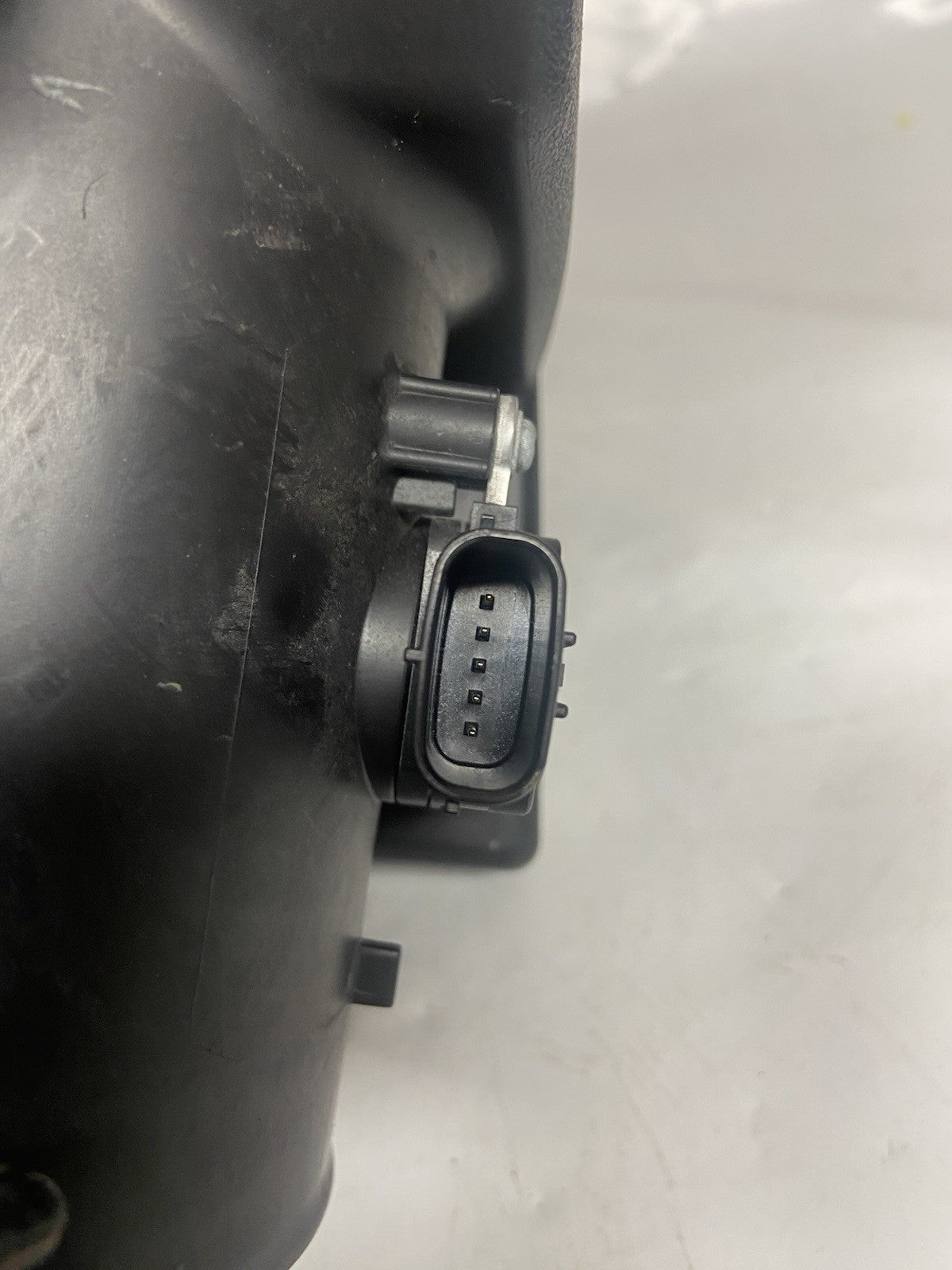 2007-11 Toyota Camry 2.4L Caja de filtro de aire de admisión OEM 22204-31010