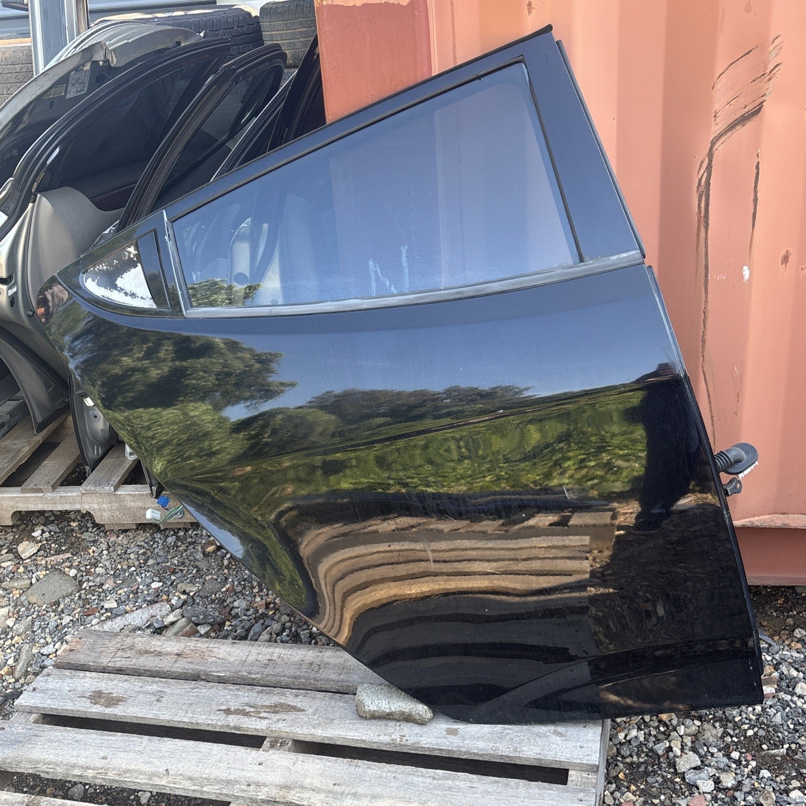 2012-2017 Hyundai Veloster Ensamblaje de puerta trasera derecha (carcasa) OEM