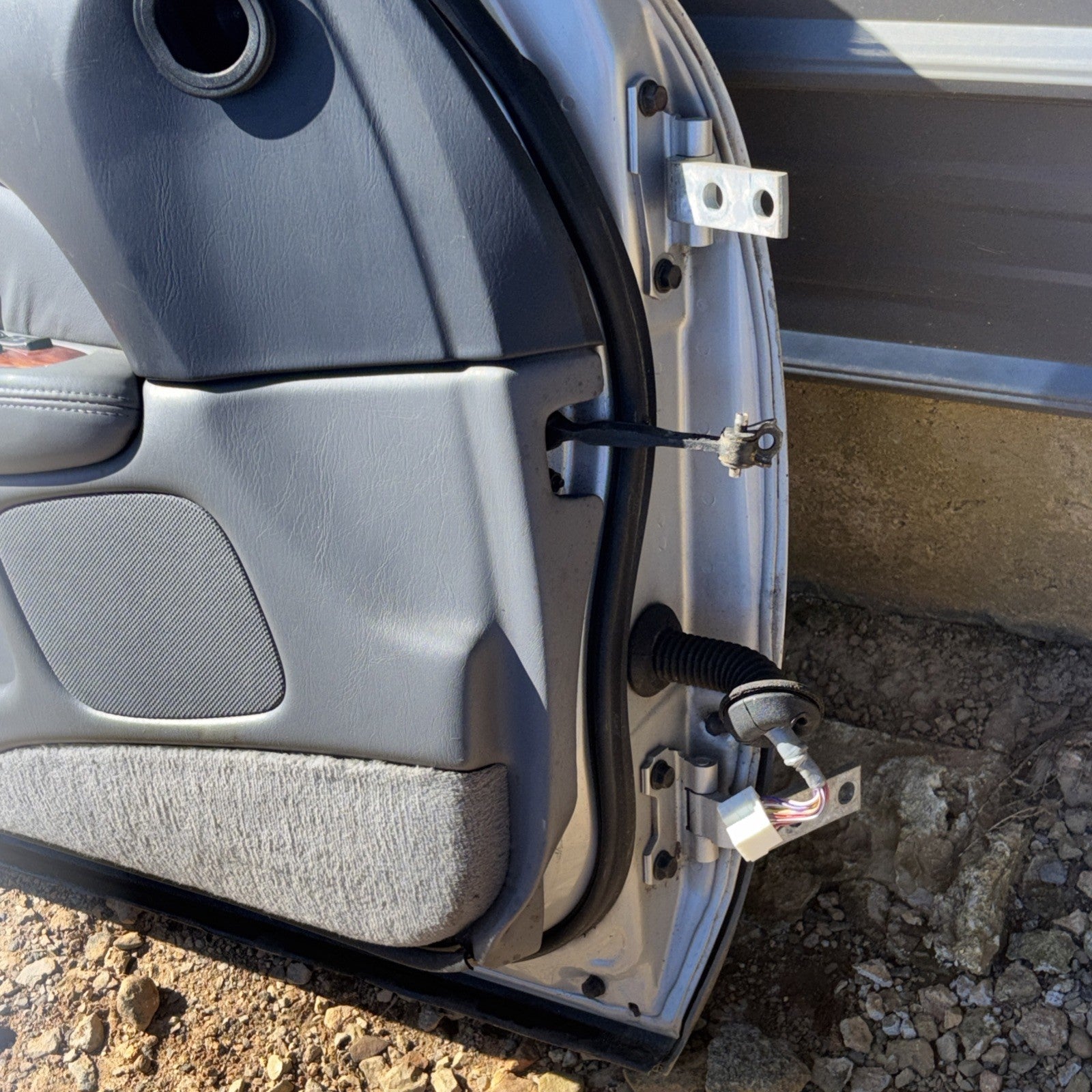 1998-2000 Lexus LS 400 Conjunto de panel de la puerta izquierda del conductor OEM plateado