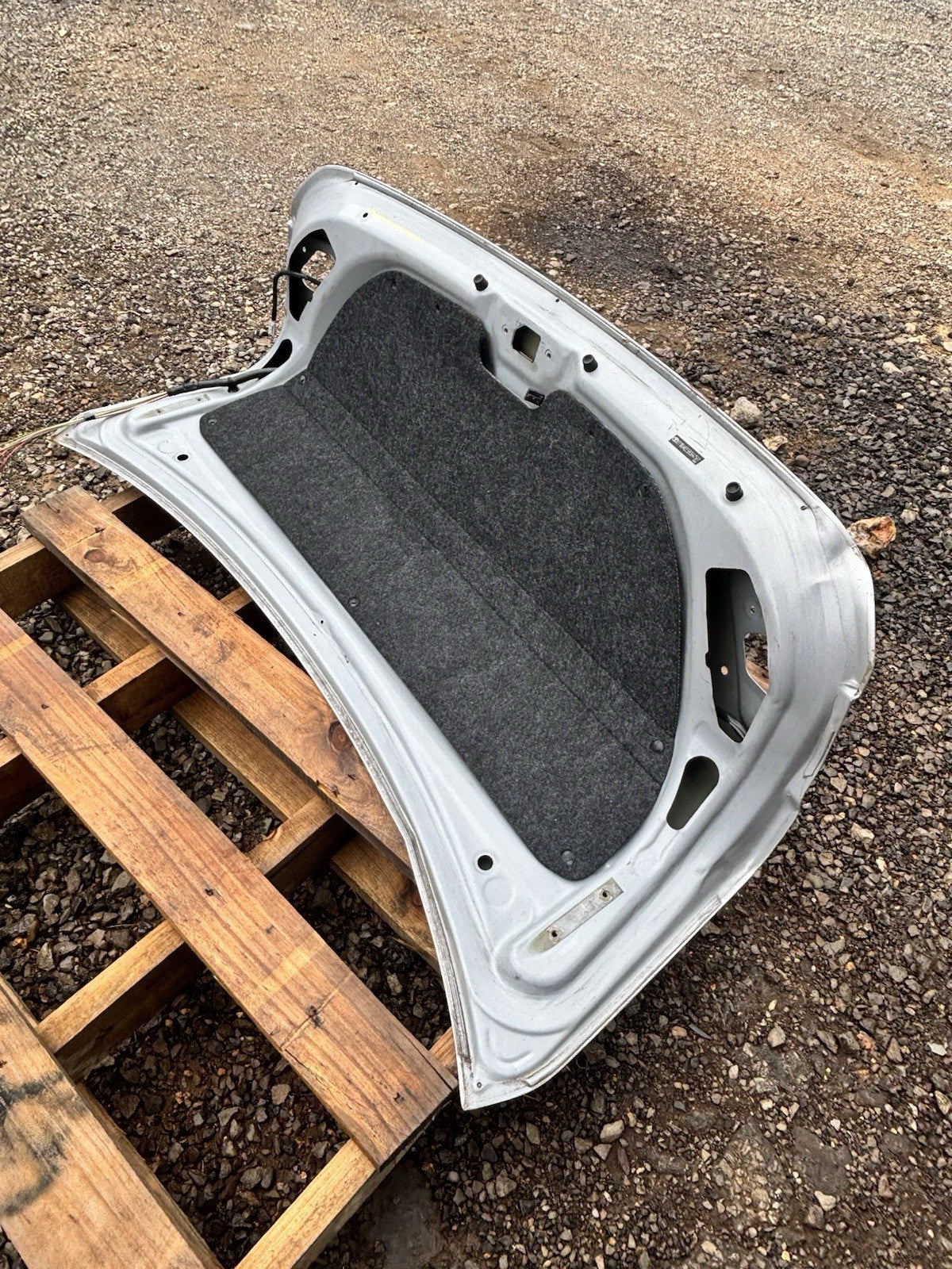 TAPA DE MALETERO TRASERA OEM ORIGINAL TOYOTA COROLLA 2011-2013
