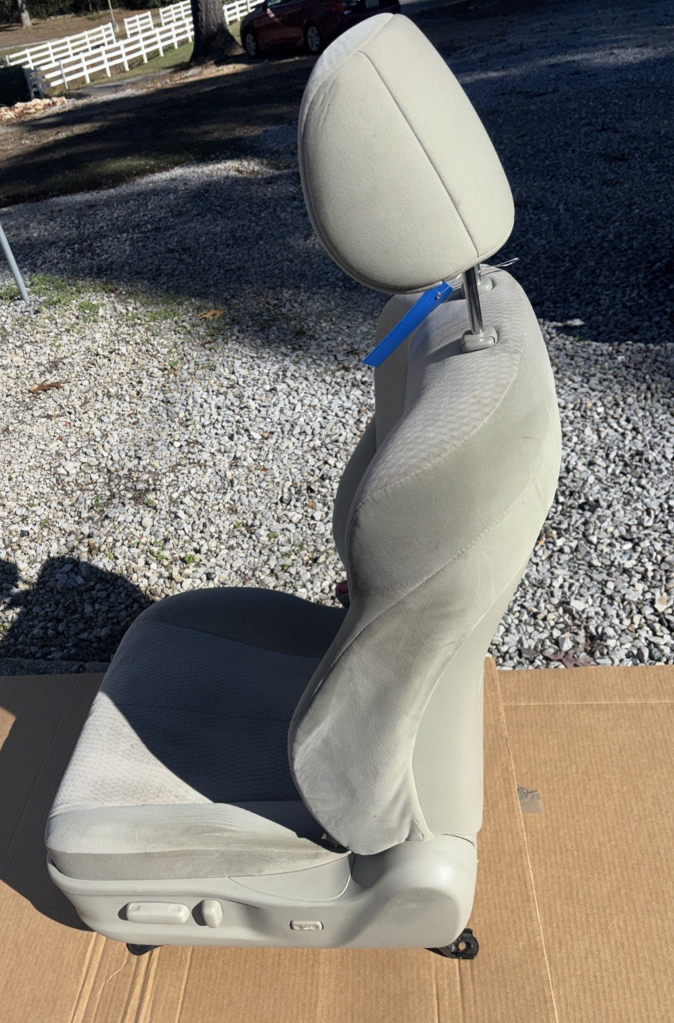 2010-2011 TOYOTA CAMRY LE DRIVER SIDE FRONT CLOTH BUCKET SEAT
