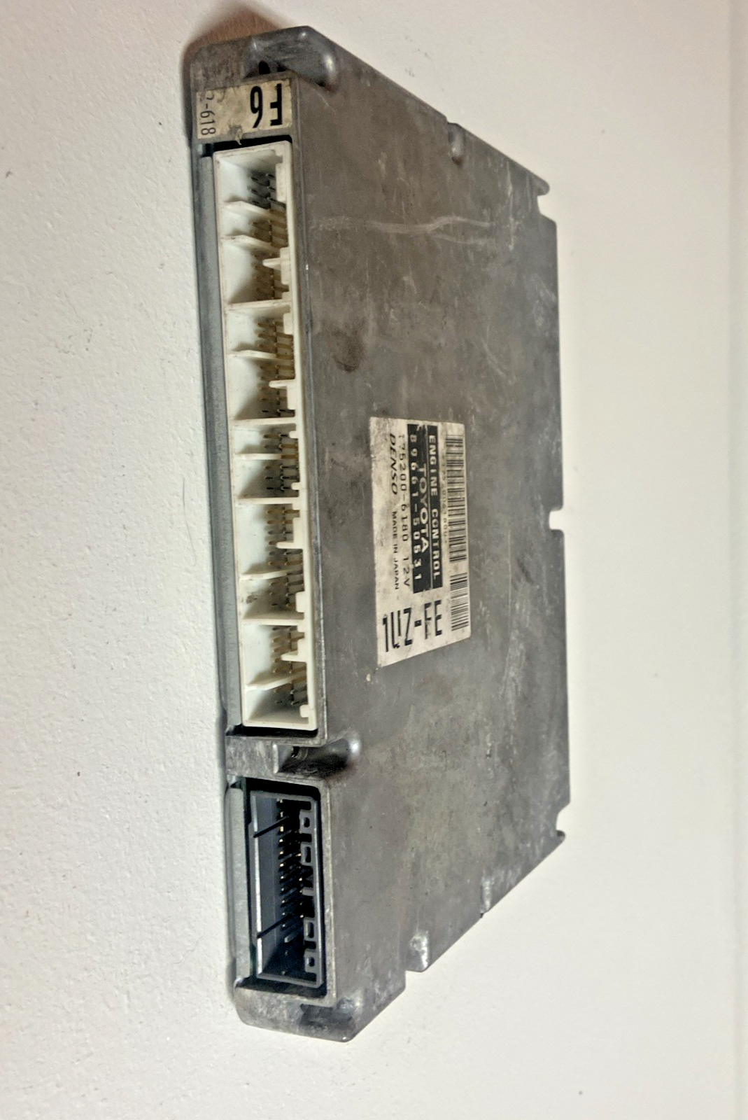 1998-2000 Lexus LS 400 Engine Control Unit ECU 89661-50531