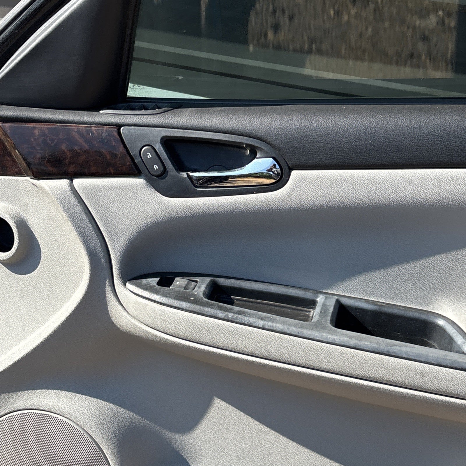 2006-2016 Chevrolet Impala Right Front Passenger Door Shell *EOM Black. Dent