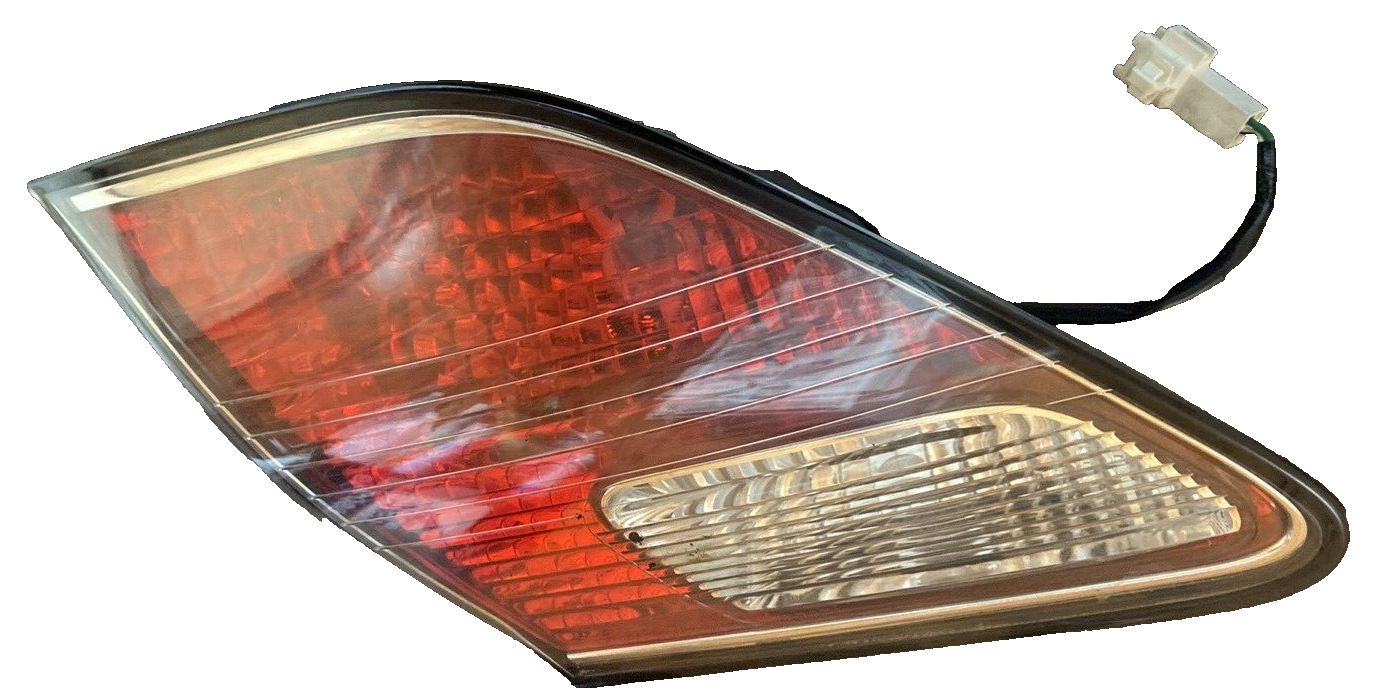 2002 - 2004 LEXUS ES330 ES300 DRIVER INNER TRUNK LID MOUNTED TAIL LIGHT LEFT