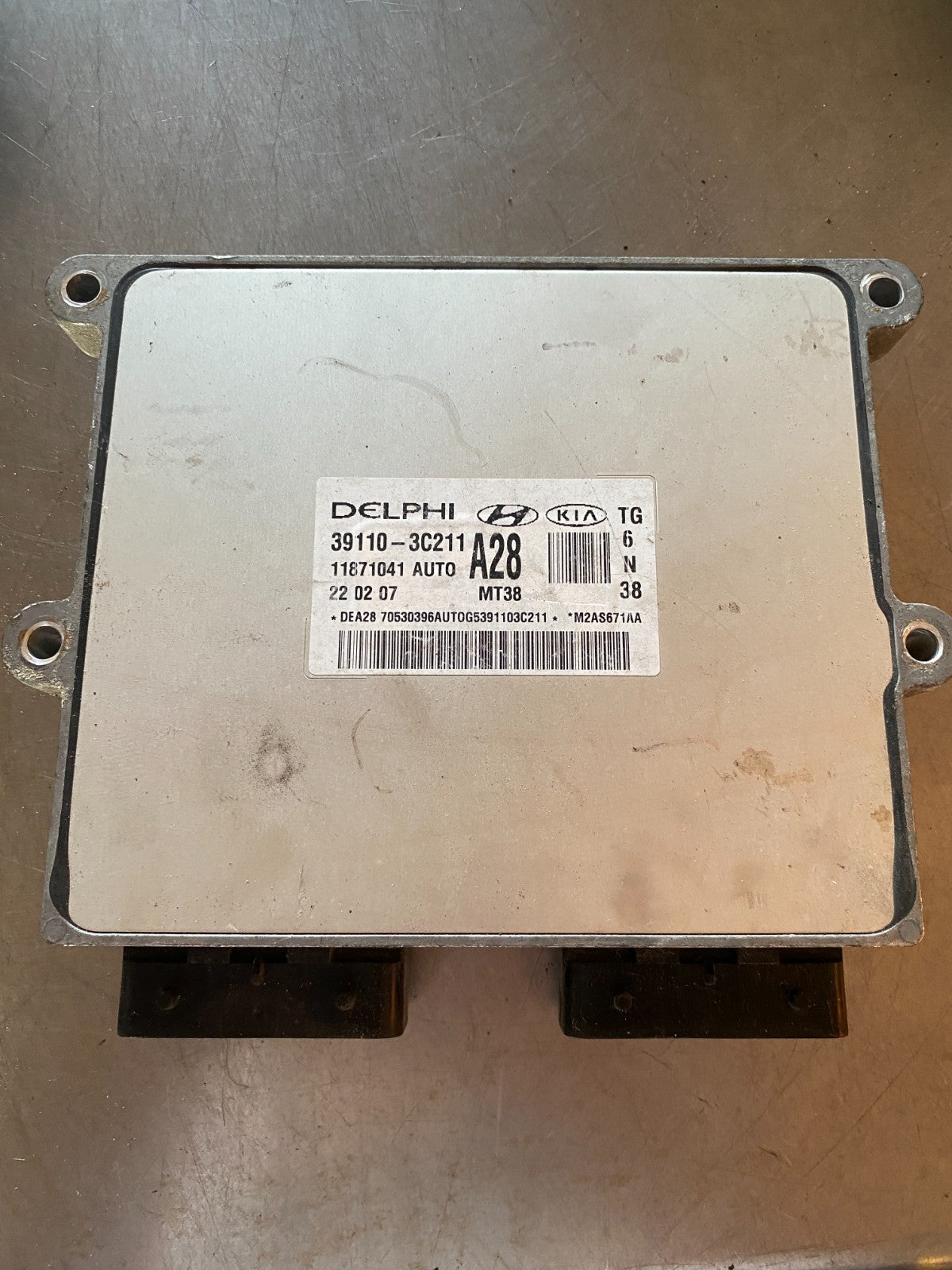 06-10 Hyundai Azera 39110-3C211 Computer Brain Engine Control ECU ECM EBX Module