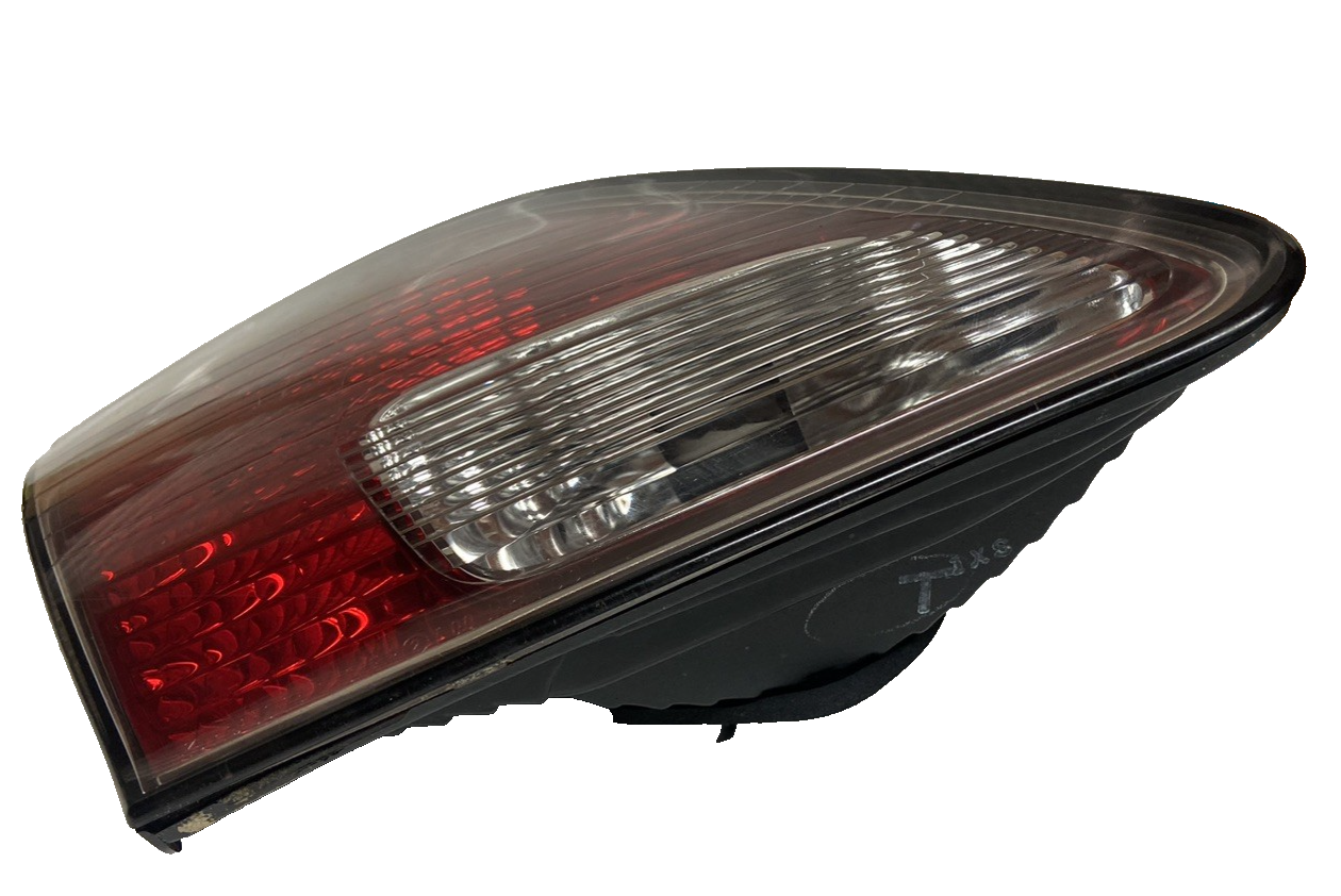 2002-2003 Lexus ES 300 Left Driver Side Inner Tail Light