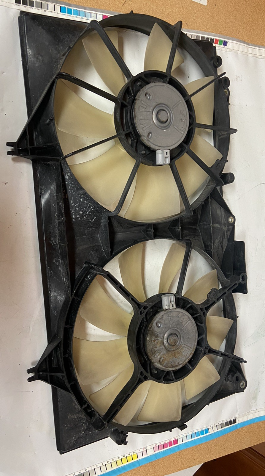 2002-2003 Lexus ES 300 Dual Radiator and Condenser Fan Assembly
