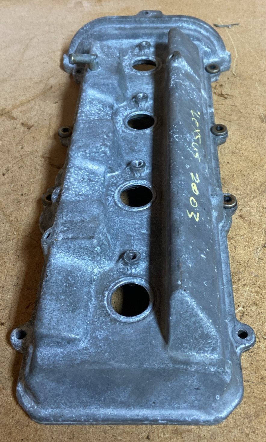 2000-2004Toyota Tundra Right Side Valve Cover( 2001-2007 Seqouia)