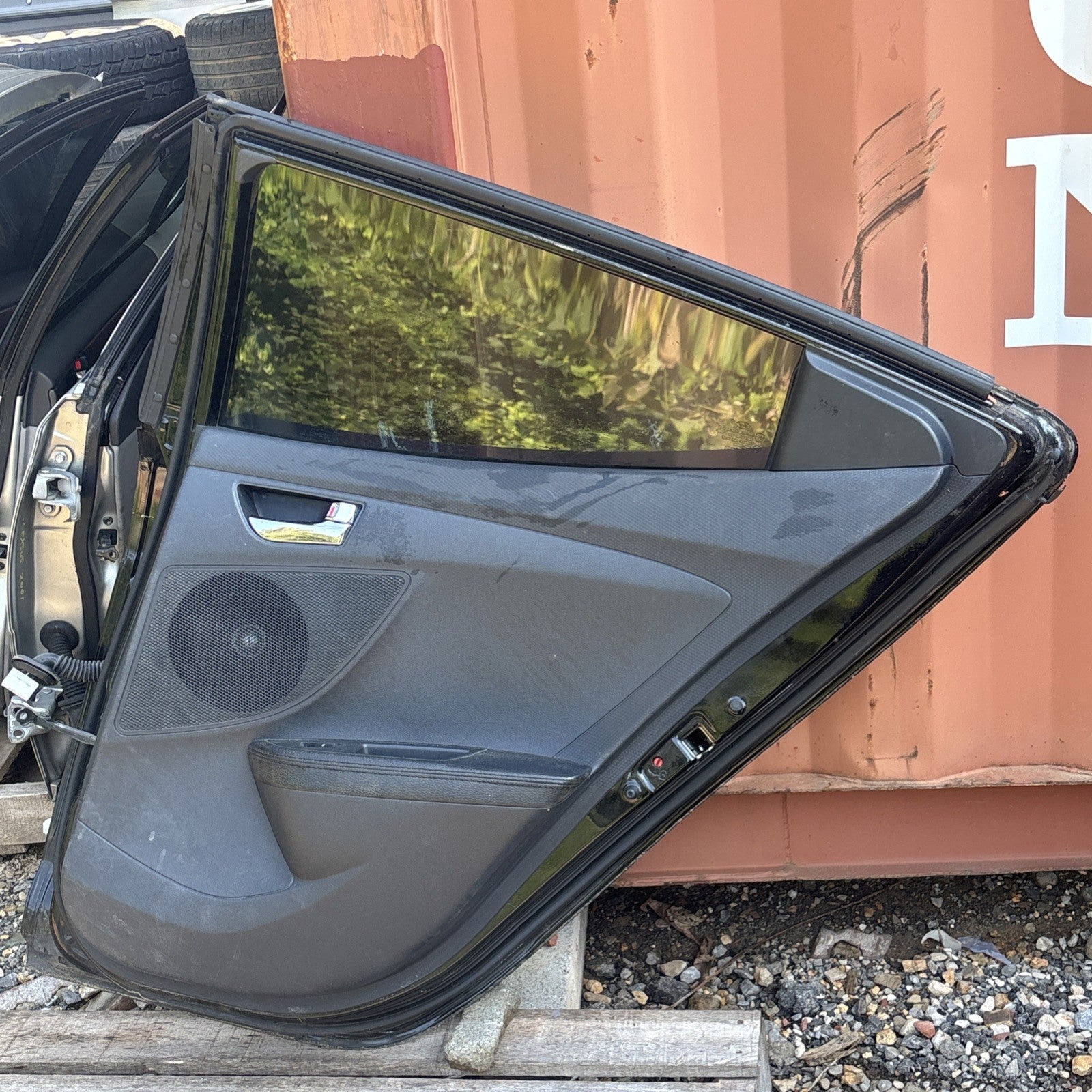 2012-2017 Hyundai Veloster Ensamblaje de puerta trasera derecha (carcasa) OEM
