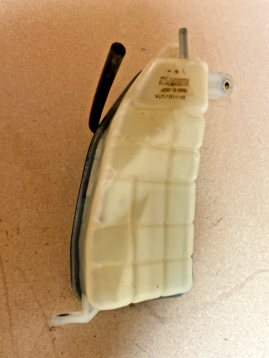 1995-2000 LEXUS LS 400 OEM ENGINE COOLANT EXPANSION OVERFLOW RESERVOIR TANK