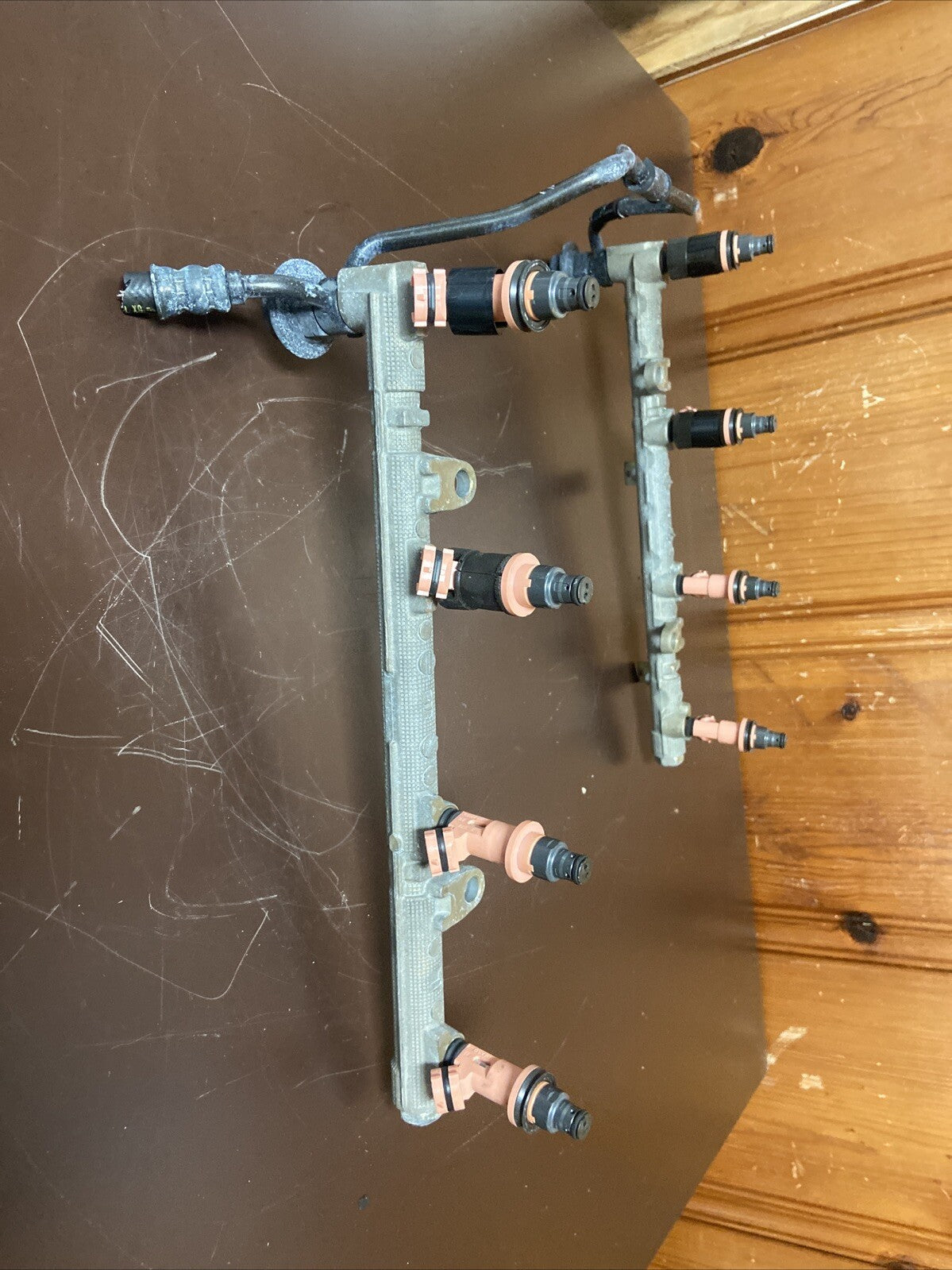 2001-2006 Lexus Ls 430 4.3L Fuel Rail with Injectors